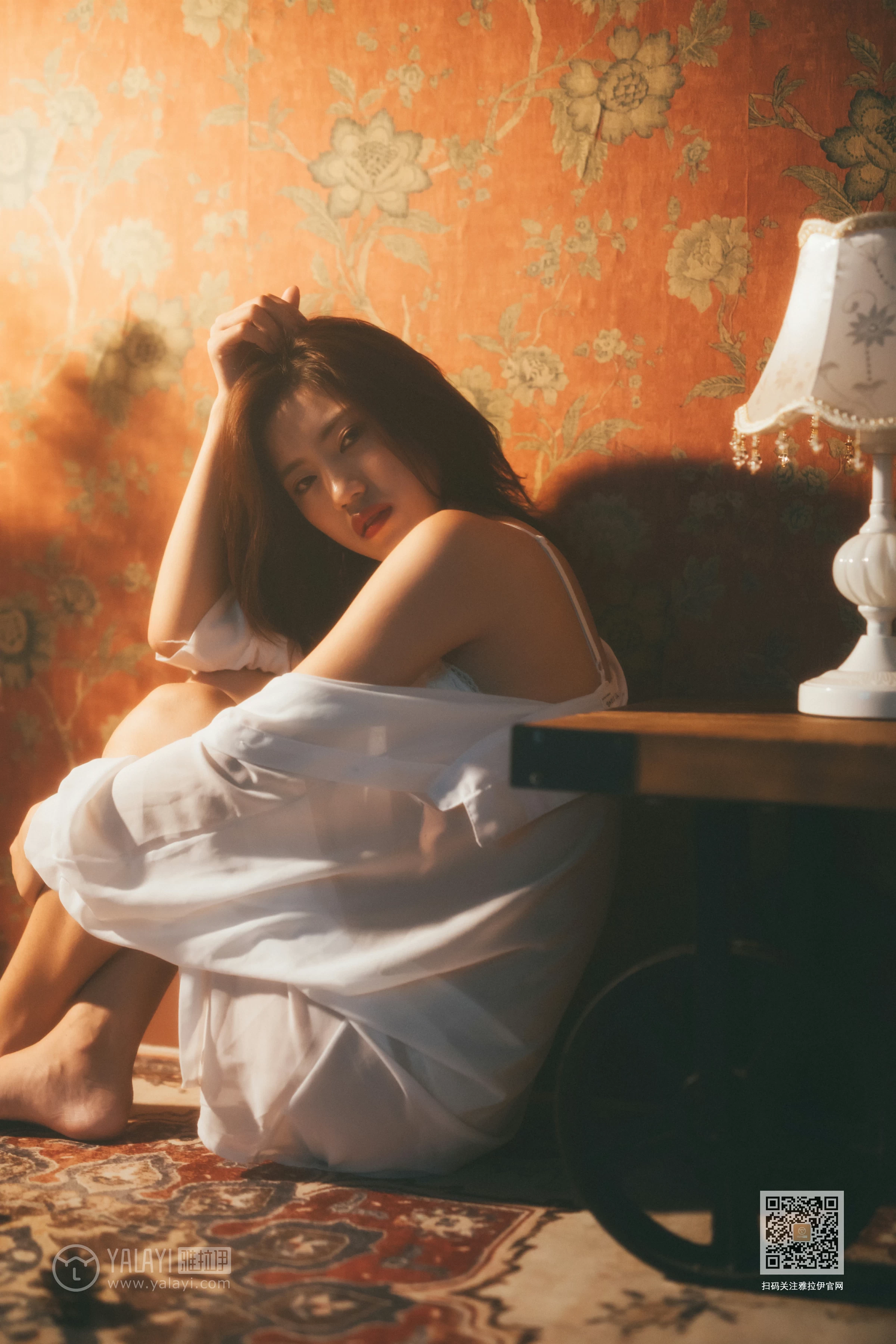 [YALAYI雅拉伊]Vol.442 空房间 小小 白色透视衬衫加白色蕾丝内衣性感私房写真集第4张