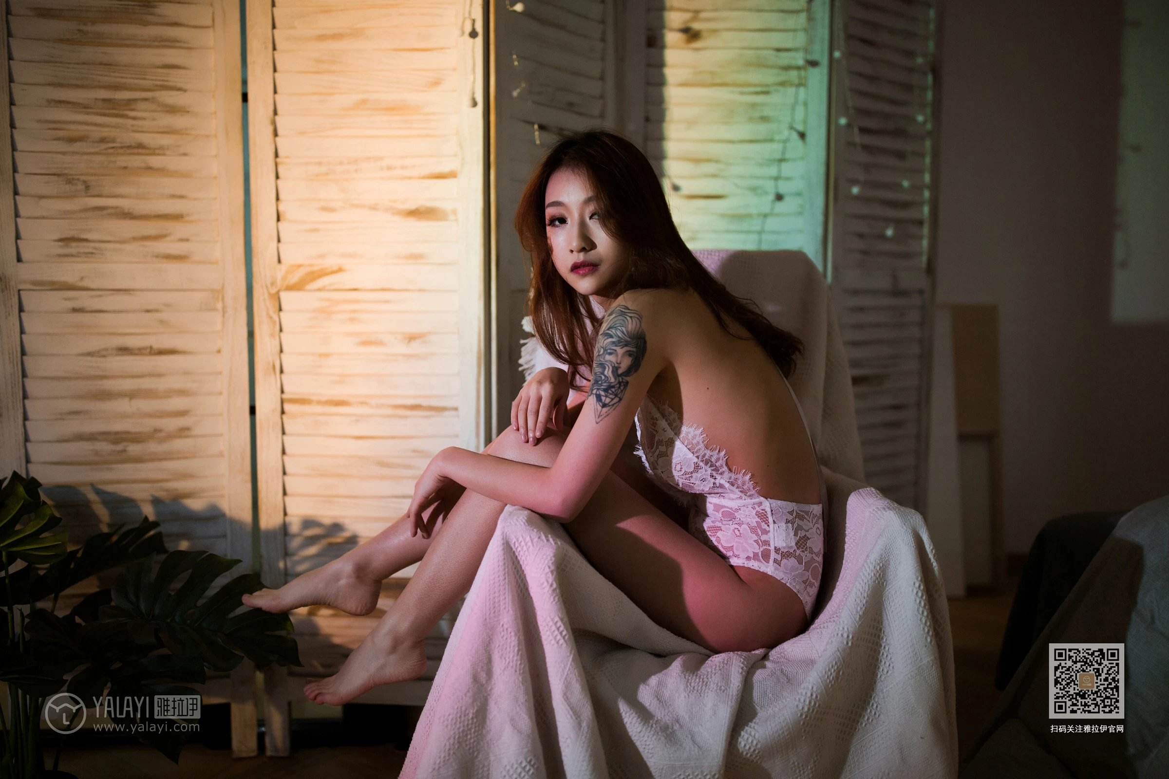 [YALAYI雅拉伊]Vol.490 窈窕女郎 婉儿 白色透视蕾丝情趣内衣性感私房写真集第10张