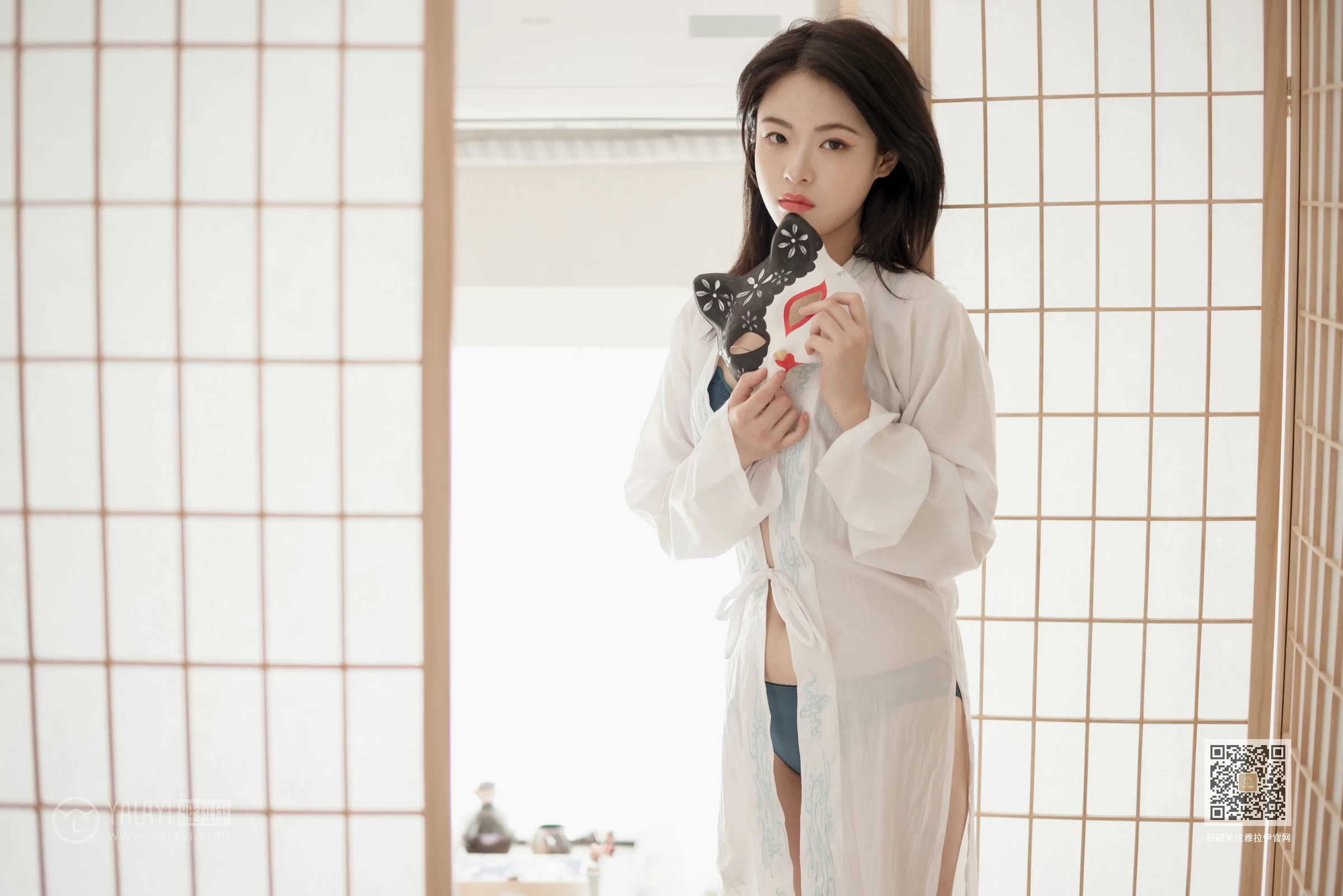 [YALAYI雅拉伊]Vol.492 和风猫女 含嫣 白色透视睡衣加蓝色蕾丝内衣性感私房写真集第7张