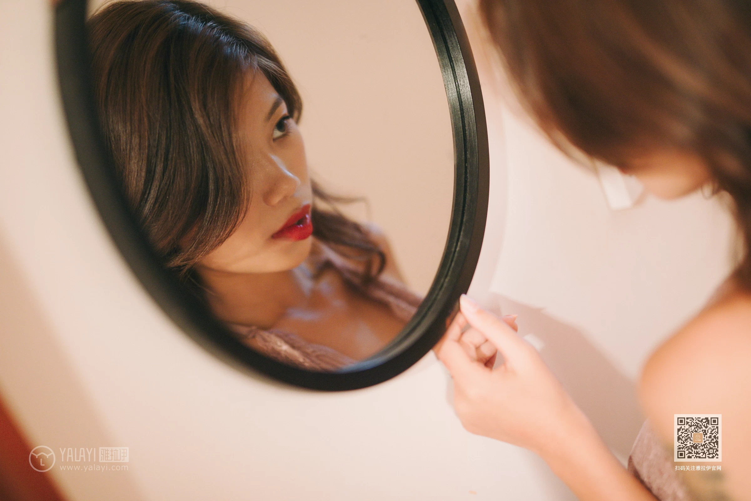 [YALAYI雅拉伊]Vol.509 楼梯间的偶遇 静初 粉色吊带蕾丝睡衣裙性感私房写真集第10张