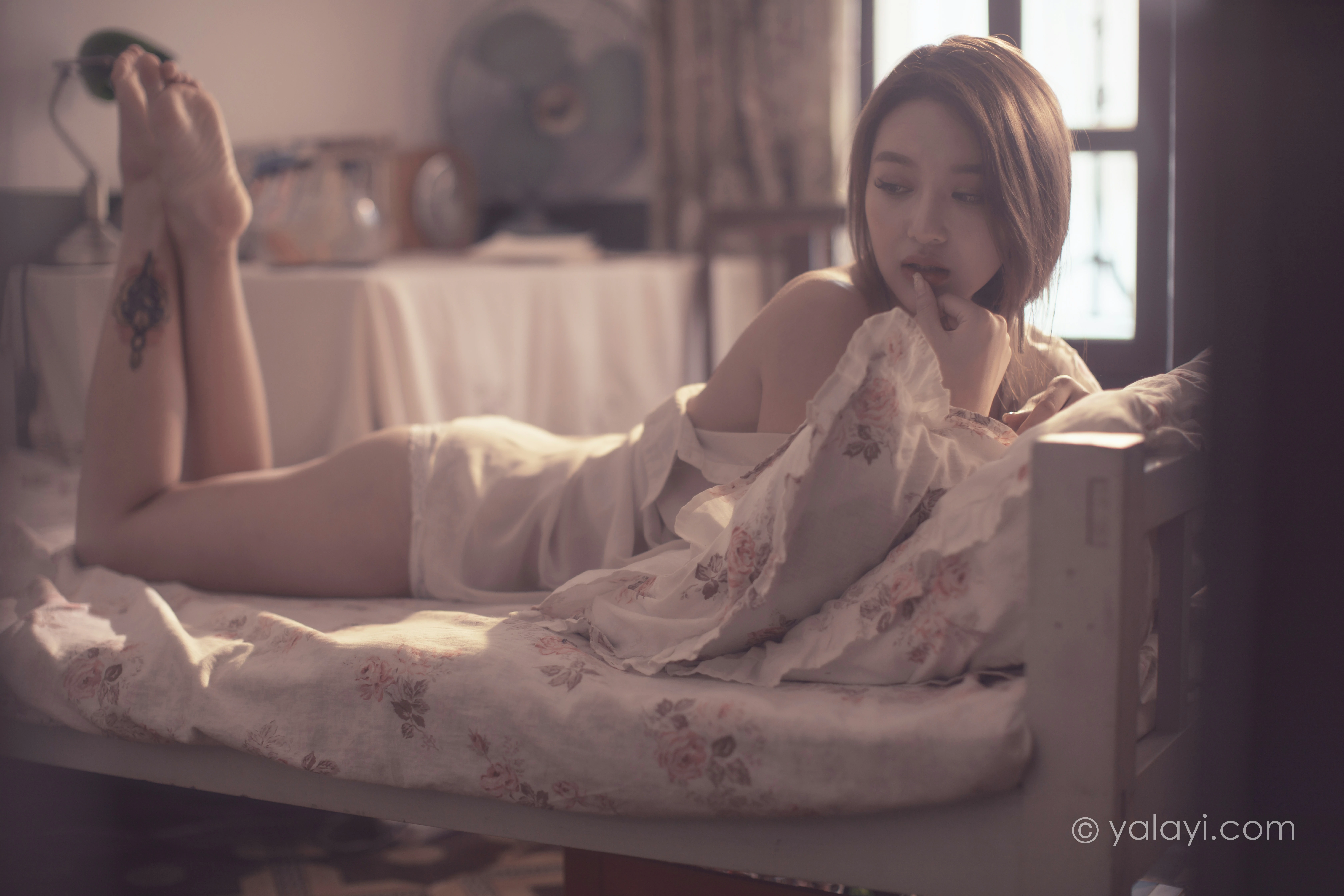 [YALAYI雅拉伊]NO.803 若有思 梓杨 白色透视衬衫居家性感私房写真集第14张