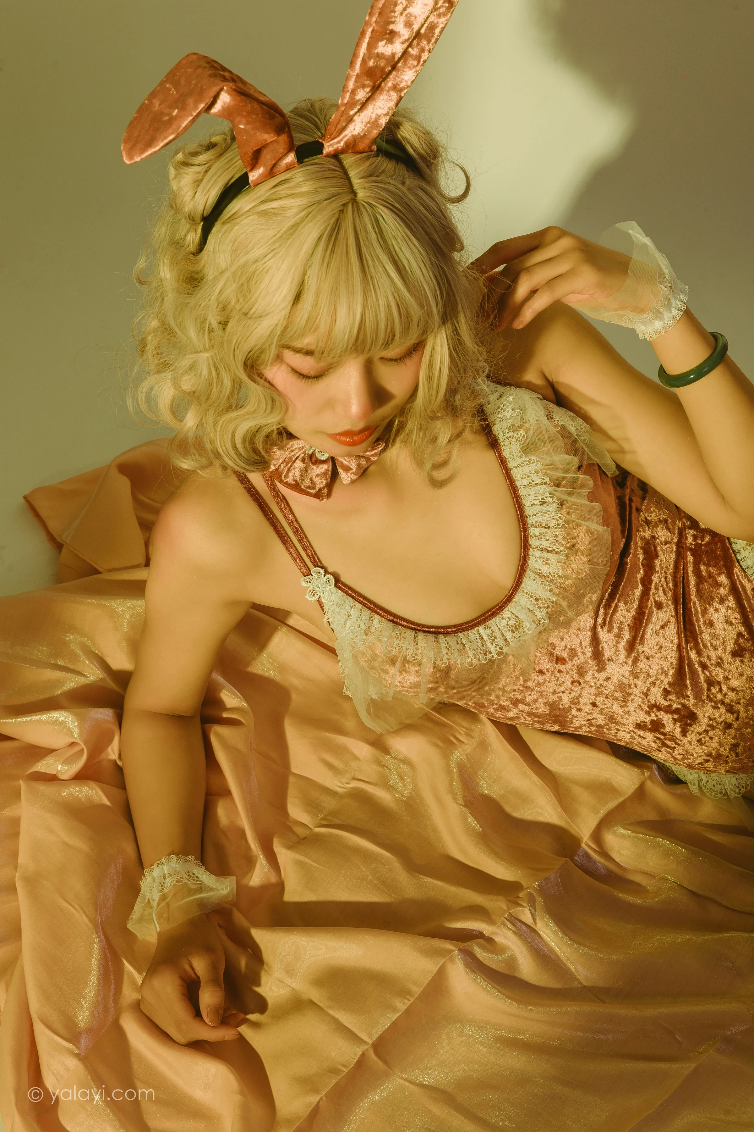 [YALAYI雅拉伊]NO.656 《兔子精灵》 和风 粉色情趣制服加白色丝袜美腿性感私房写真集第4张