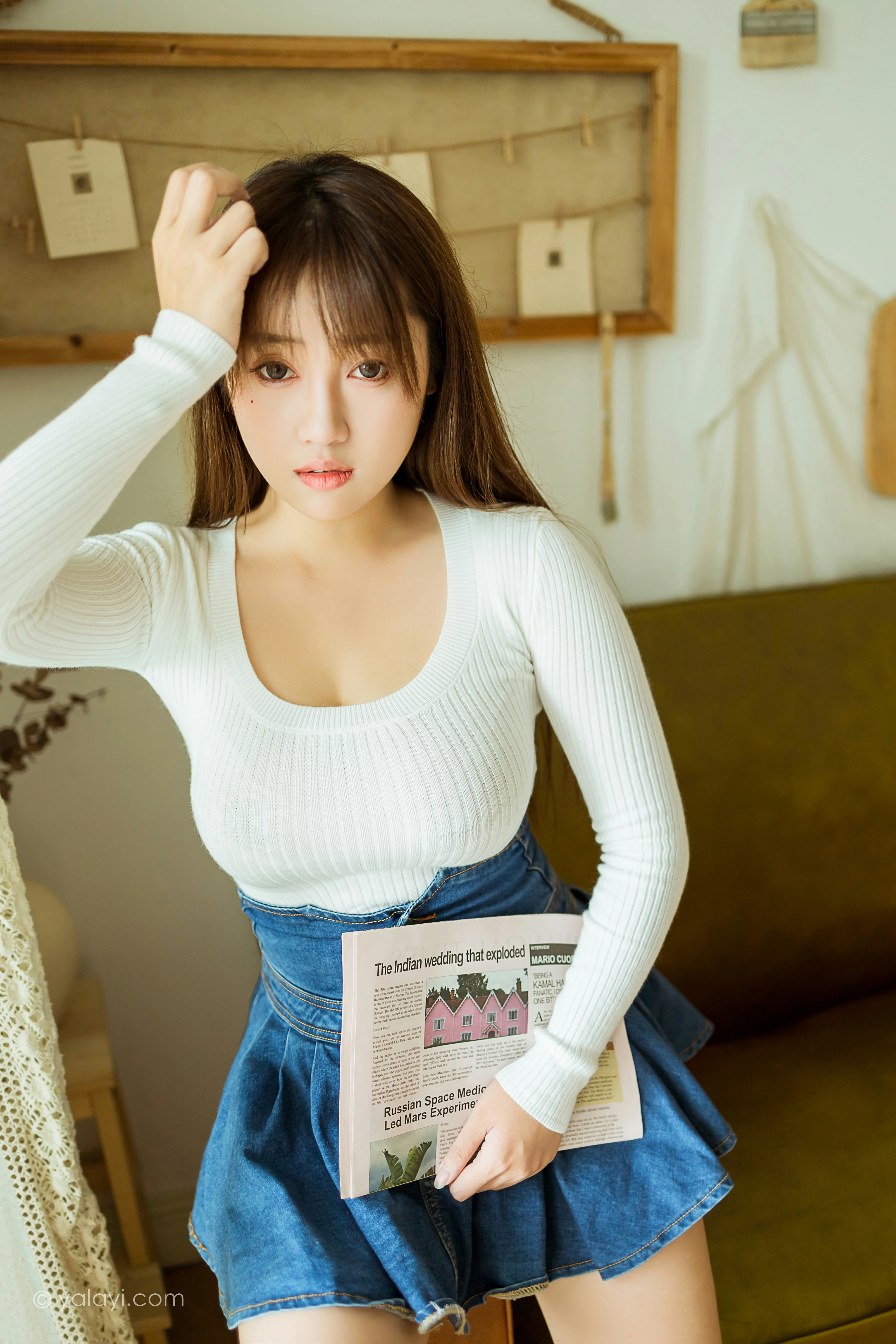 [YALAYI雅拉伊]NO.795 宅女日常 虞艺 白色毛衣加牛仔短裙性感私房写真集第3张