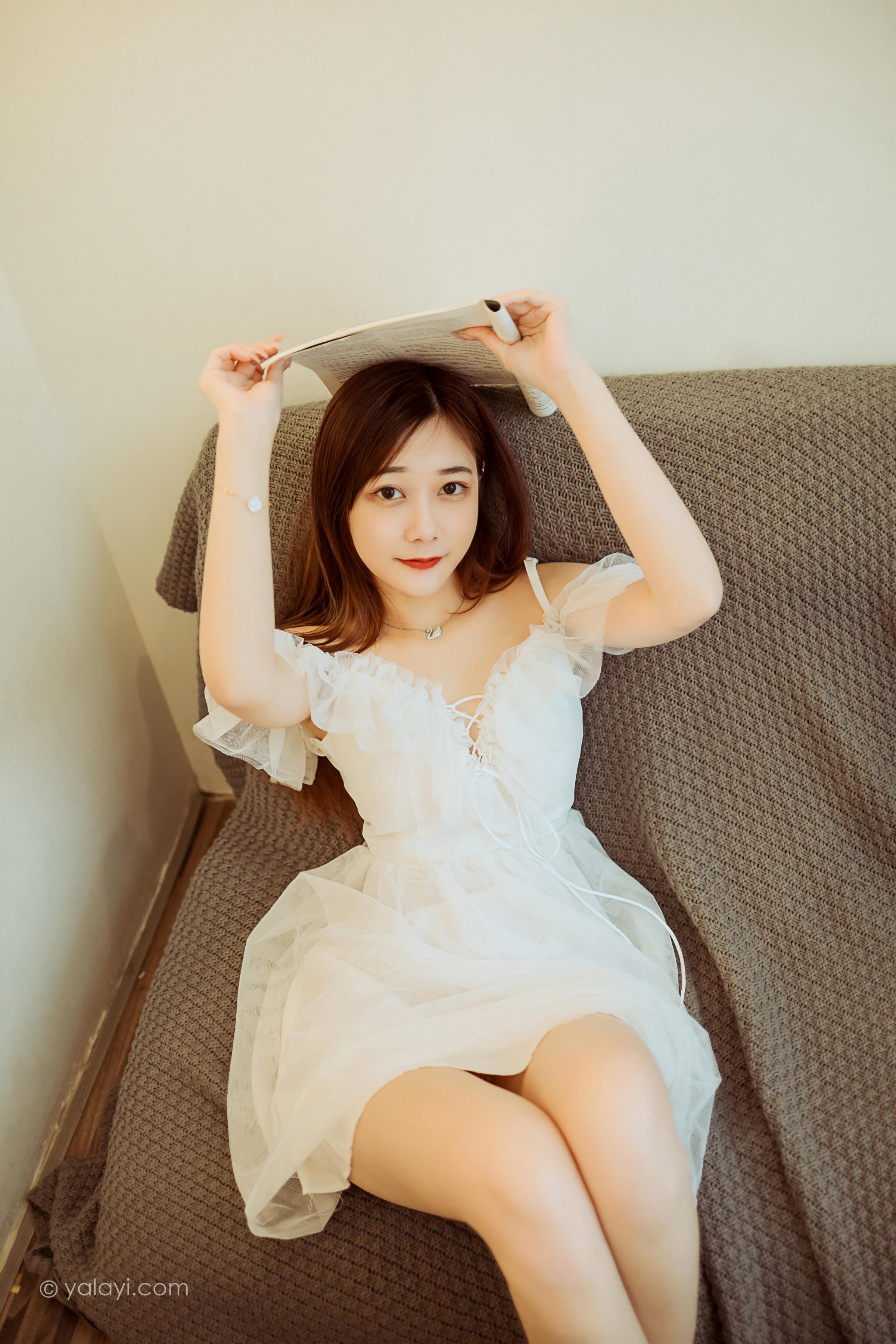 [YALAYI雅拉伊]2022.03.25 梦中情人 夜夜 白色吊带透视连衣裙居家性感写真集第9张