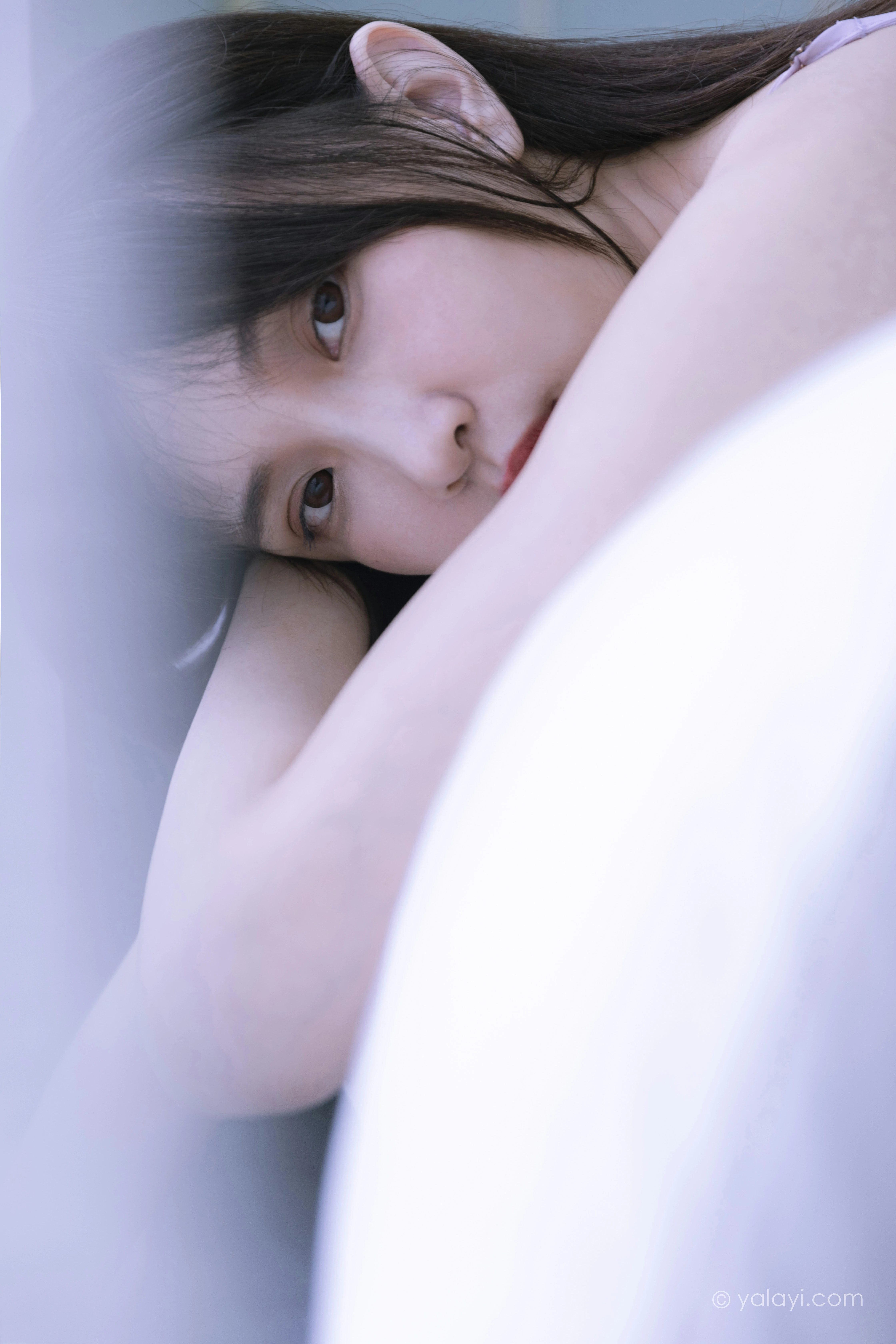 [YALAYI雅拉伊]NO.811 紫色的早晨 妍妍 白色透视蕾丝连衣裙居家私房写真集第10张