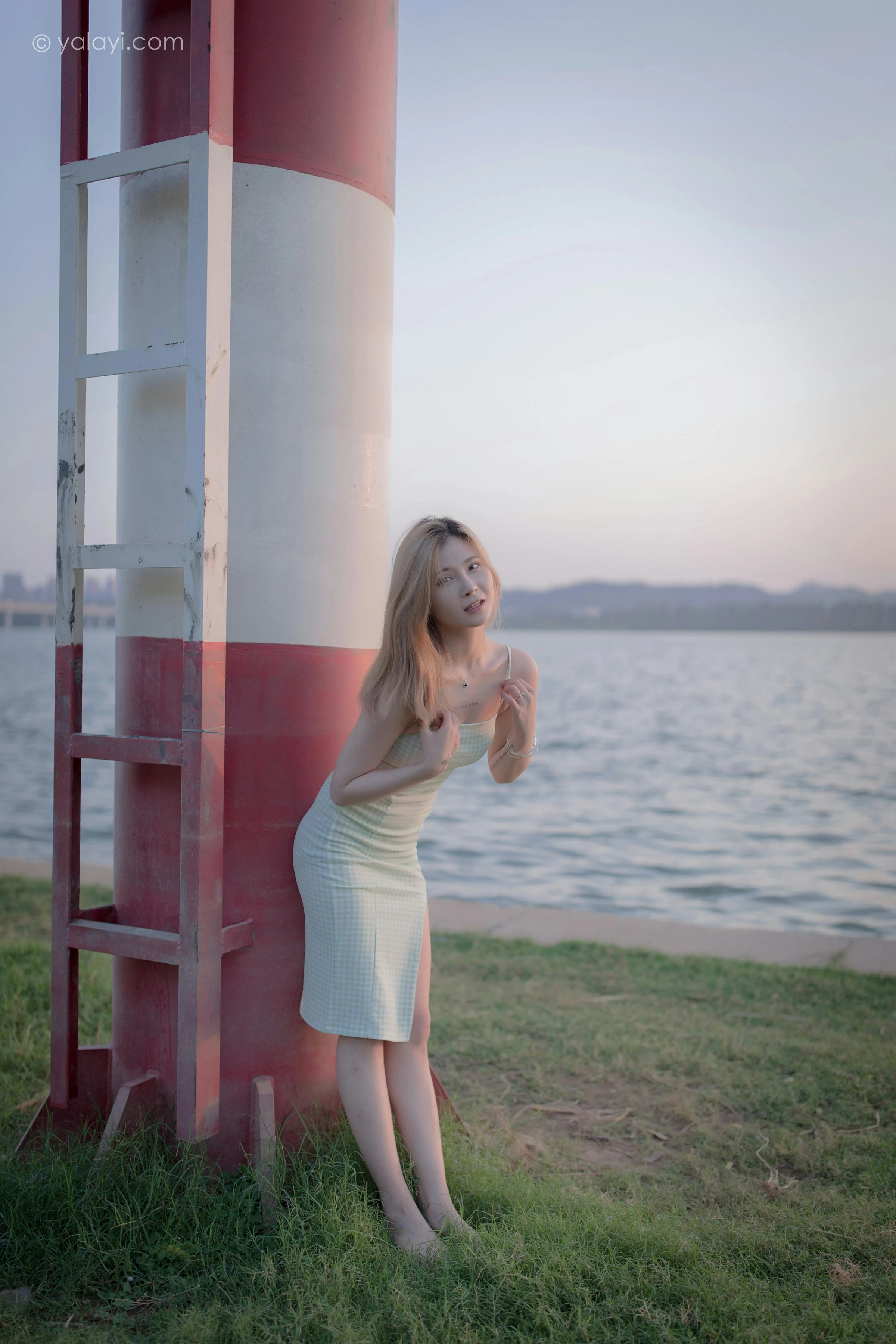 [YALAYI雅拉伊]NO.712 《风继续吹》 梦涵 紧身吊带连衣裙休闲写真第9张
