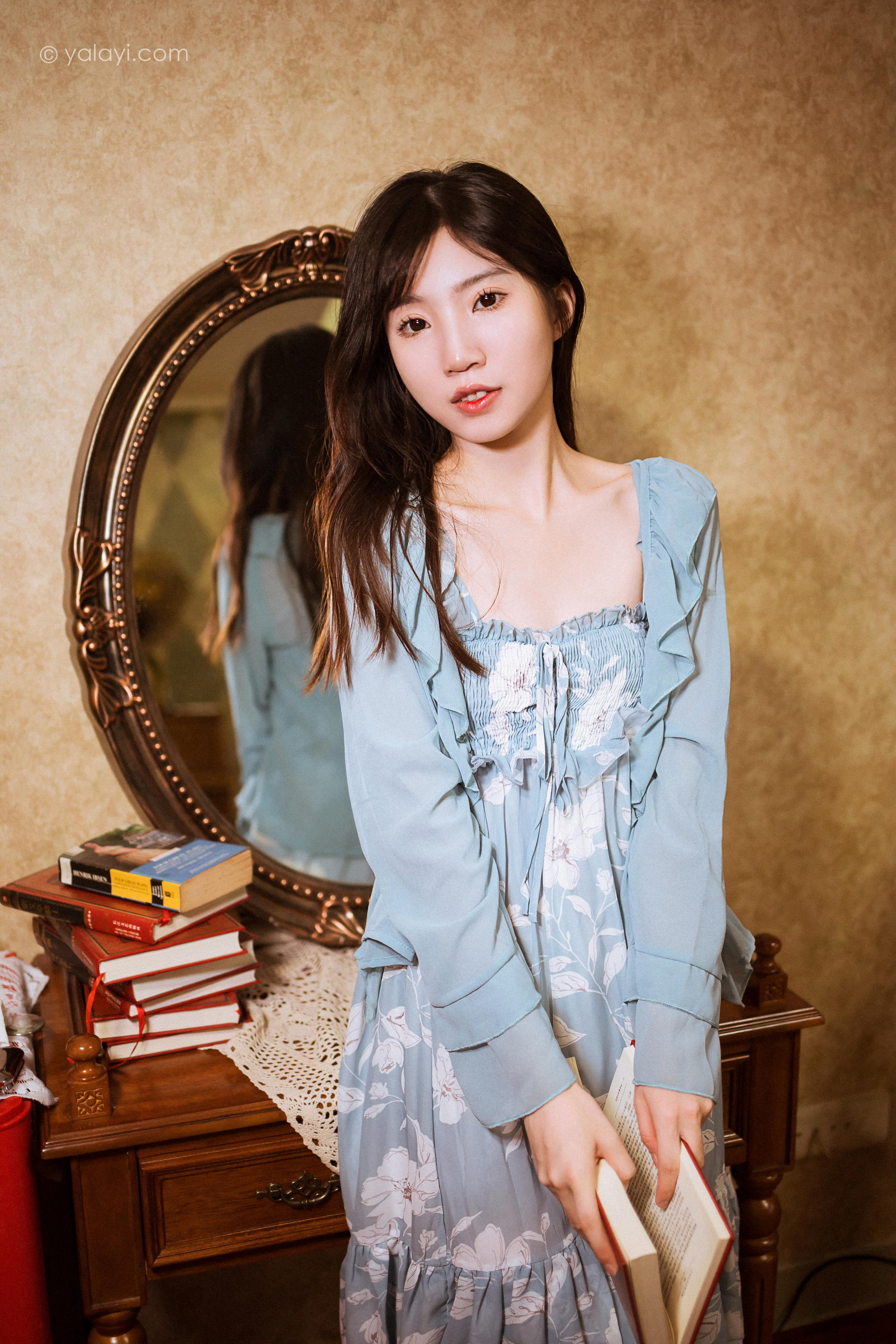 [YALAYI雅拉伊]2022.08.19 一去不复返 小乔 灰色外套加吊带连衣裙清纯写真集第11张