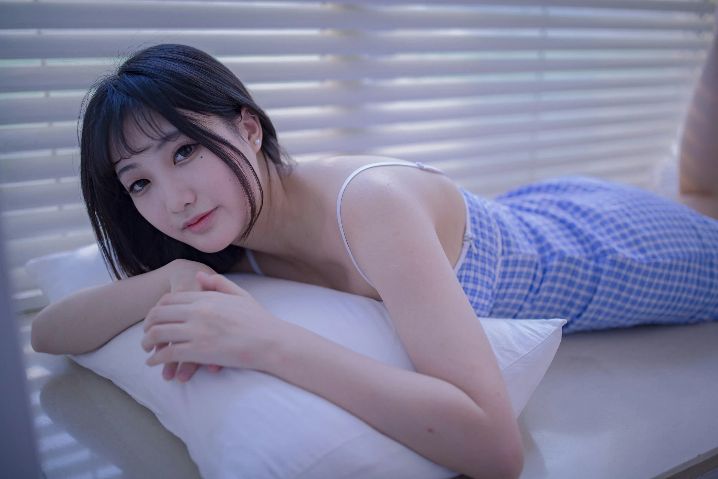 [YALAYI雅拉伊]NO.687 《蓝》 瓶儿 蓝色紧身吊带连衣裙性感私房写真集第15张