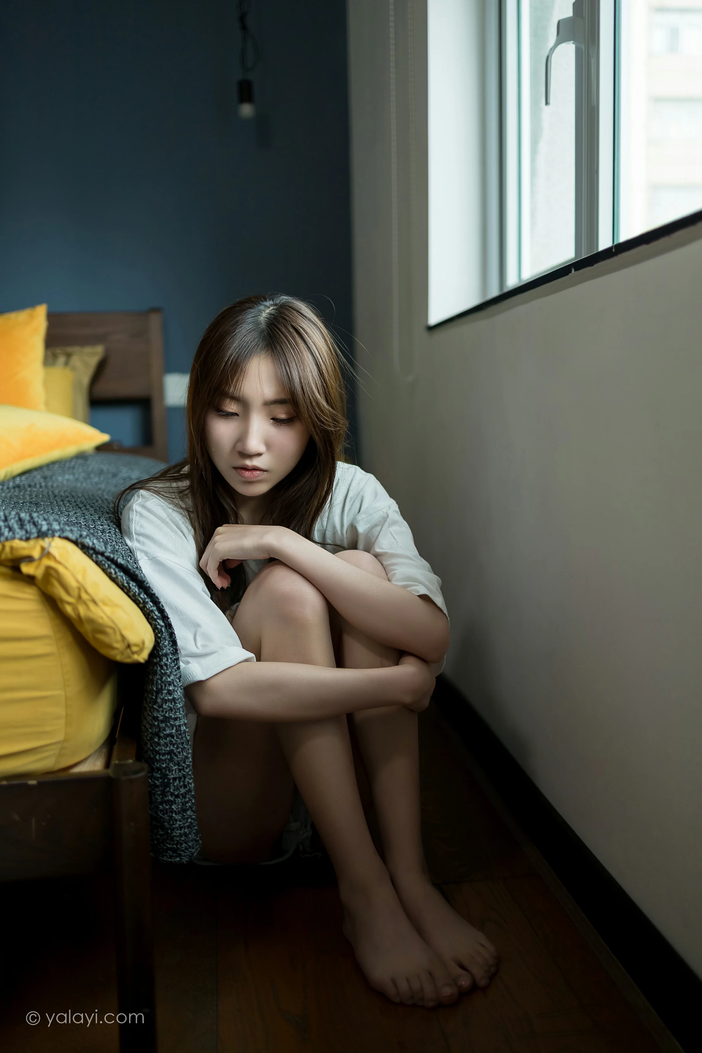 [YALAYI雅拉伊]NO.693 《好心分手》 小乔 白色连身短袖居家私房写真集第4张