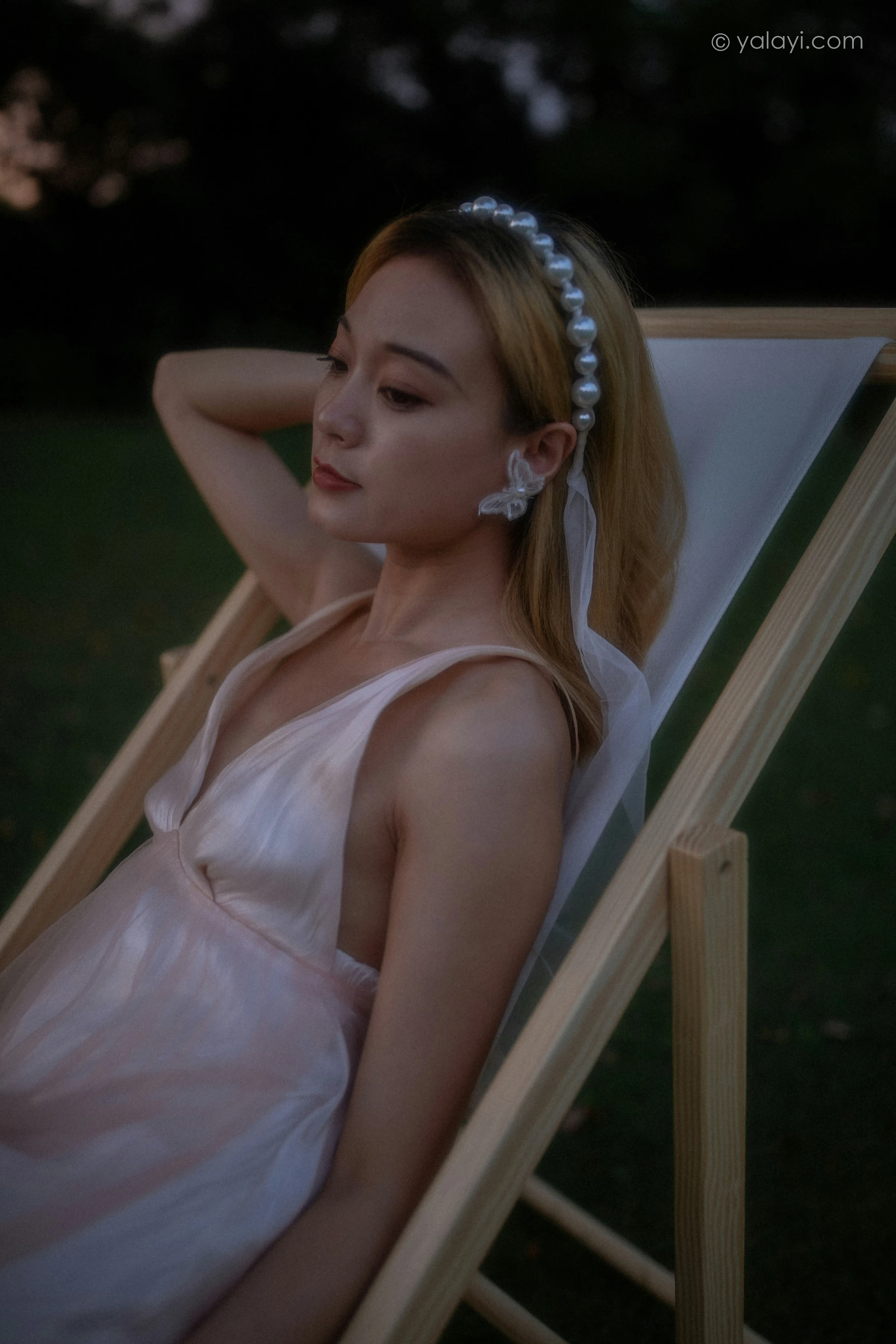 [YALAYI雅拉伊]NO.695 《救赎》 米粒米粒 粉色吊带连衣裙写真第1张