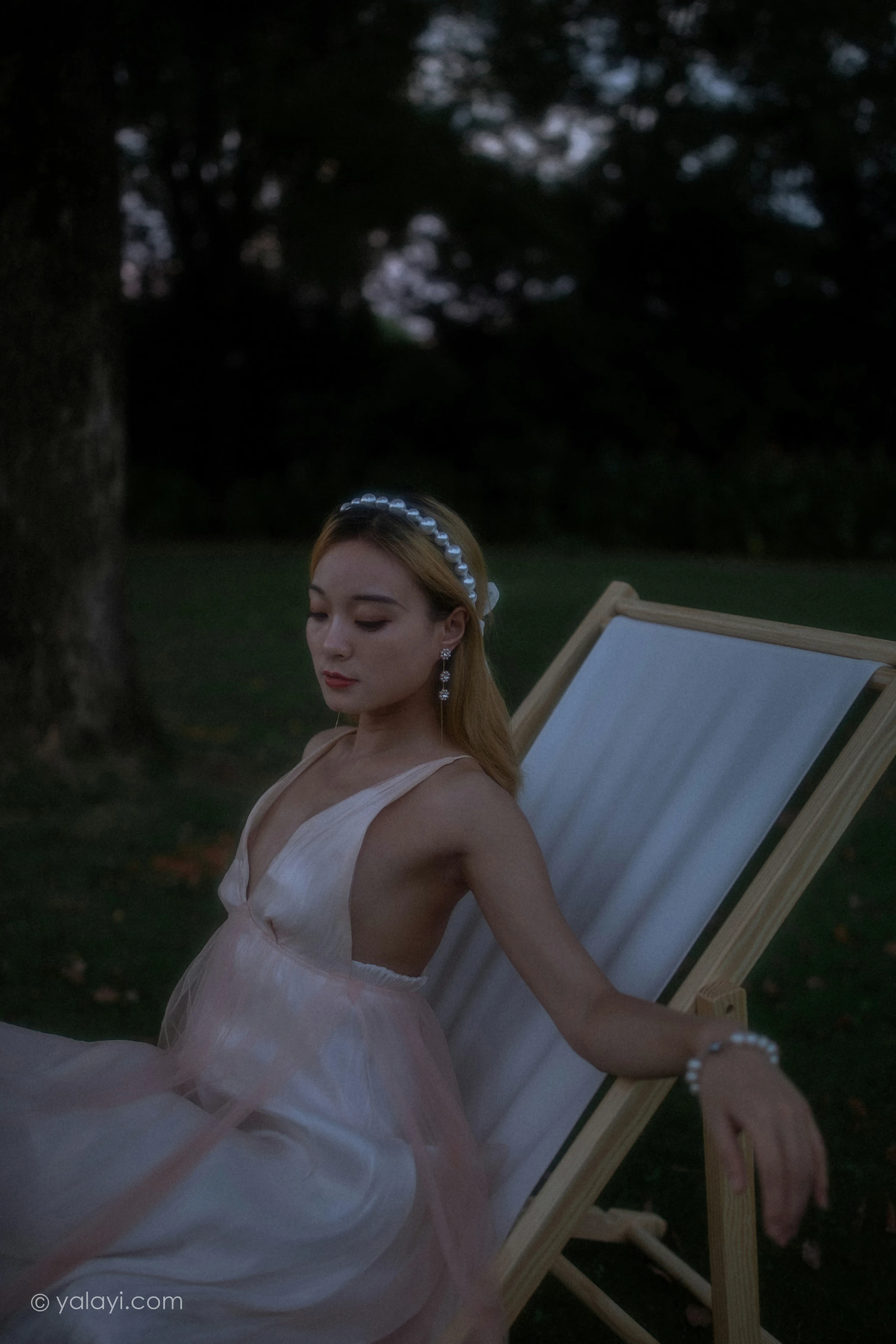 [YALAYI雅拉伊]NO.695 《救赎》 米粒米粒 粉色吊带连衣裙写真第11张
