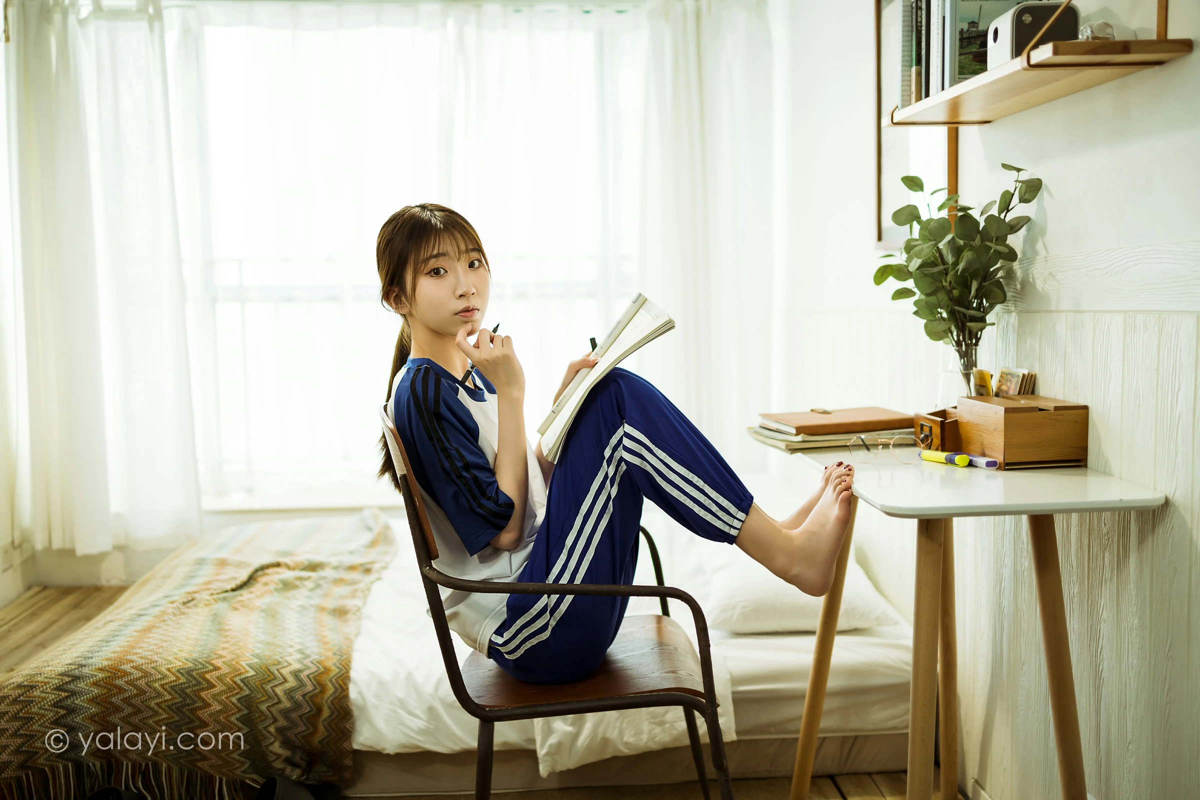 [YALAYI雅拉伊]NO.719 《一对一辅导》 小乔 蓝色校服短袖加长裤居家私房写真集第6张