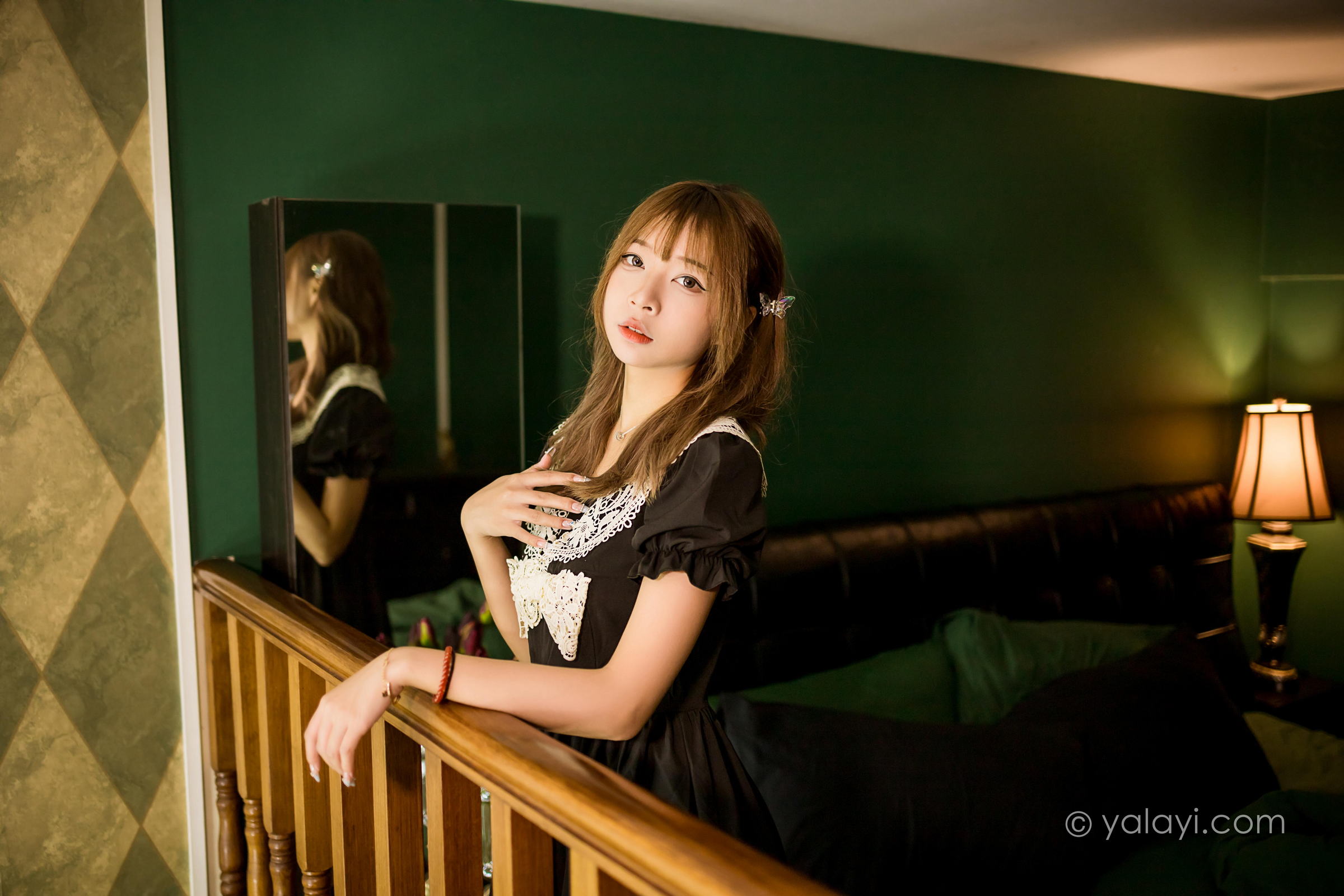 [YALAYI雅拉伊]2022.08.31 黑色的蝴蝶 阿禾 黑色复古蕾丝连衣裙清纯写真集第13张