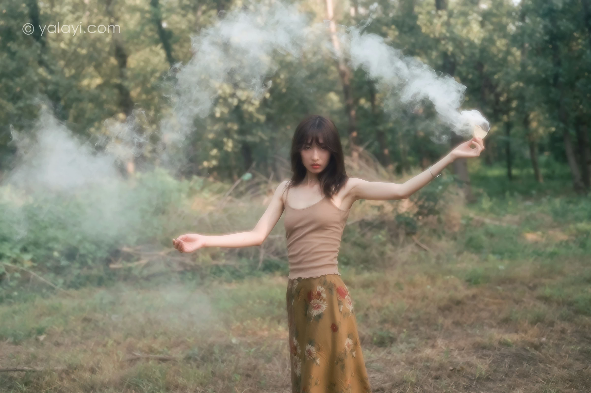 [YALAYI雅拉伊]NO.691 《梦境》 佳佳 橙色性感小背心加短裙私房写真第8张