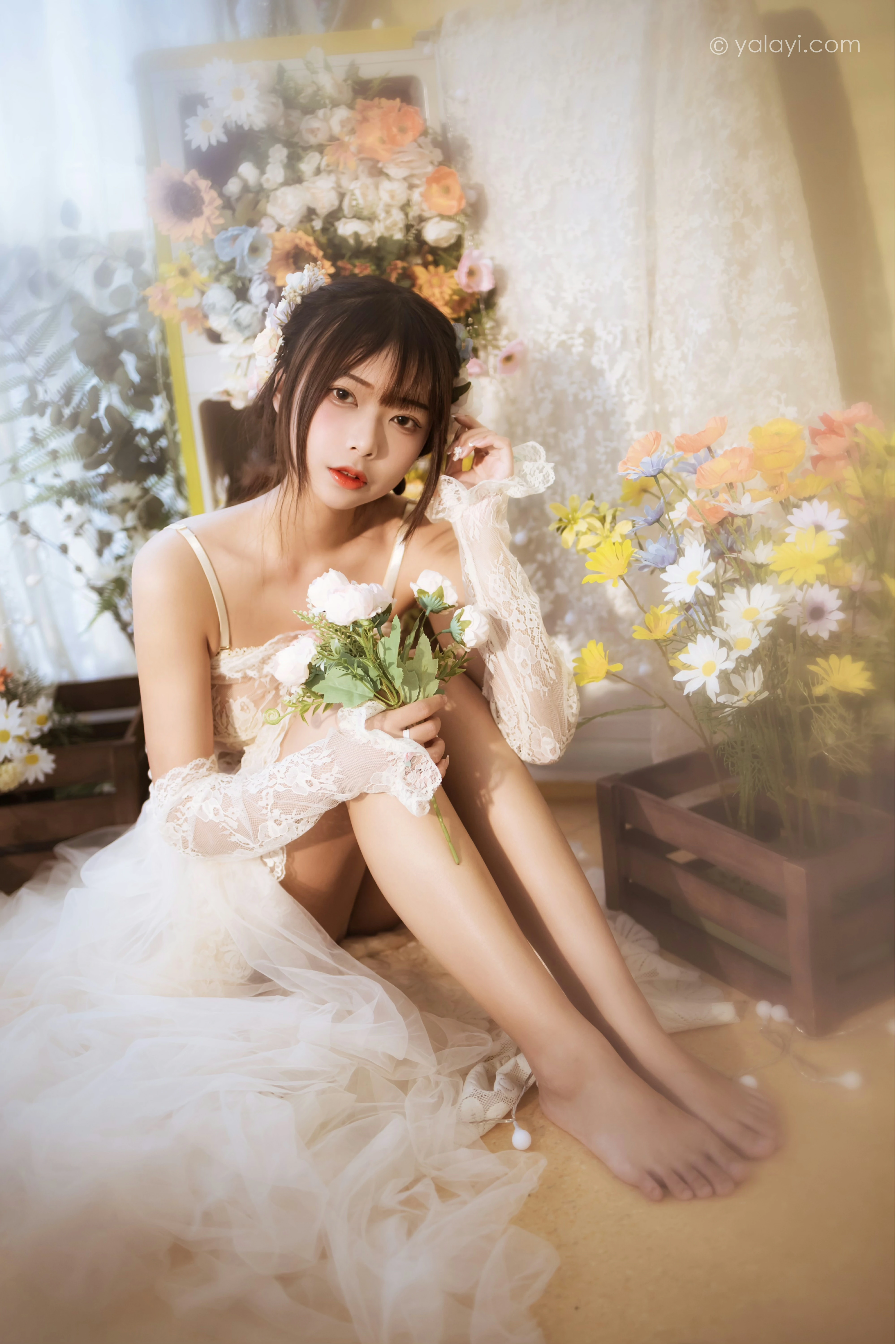 [YALAYI雅拉伊]NO.807 似梦初觉 阿禾 白色透视情趣连衣裙加蕾丝内衣性感私房写真集第2张