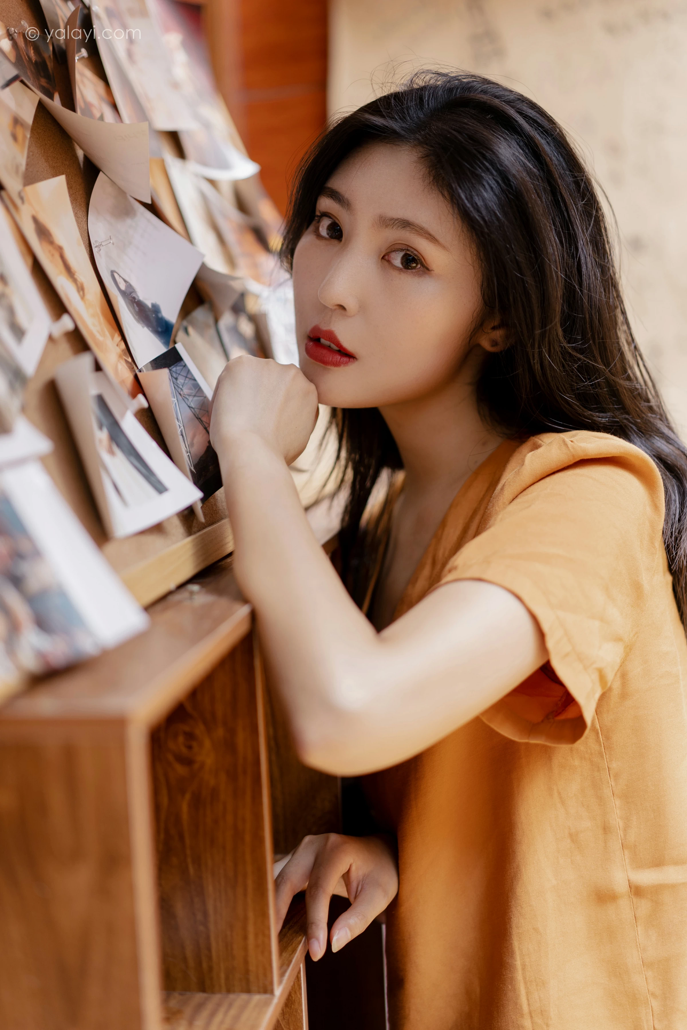 [YALAYI雅拉伊]NO.692 《小幸福》 苍儿 橙色衬衫加灰色短裤性感私房写真集第15张