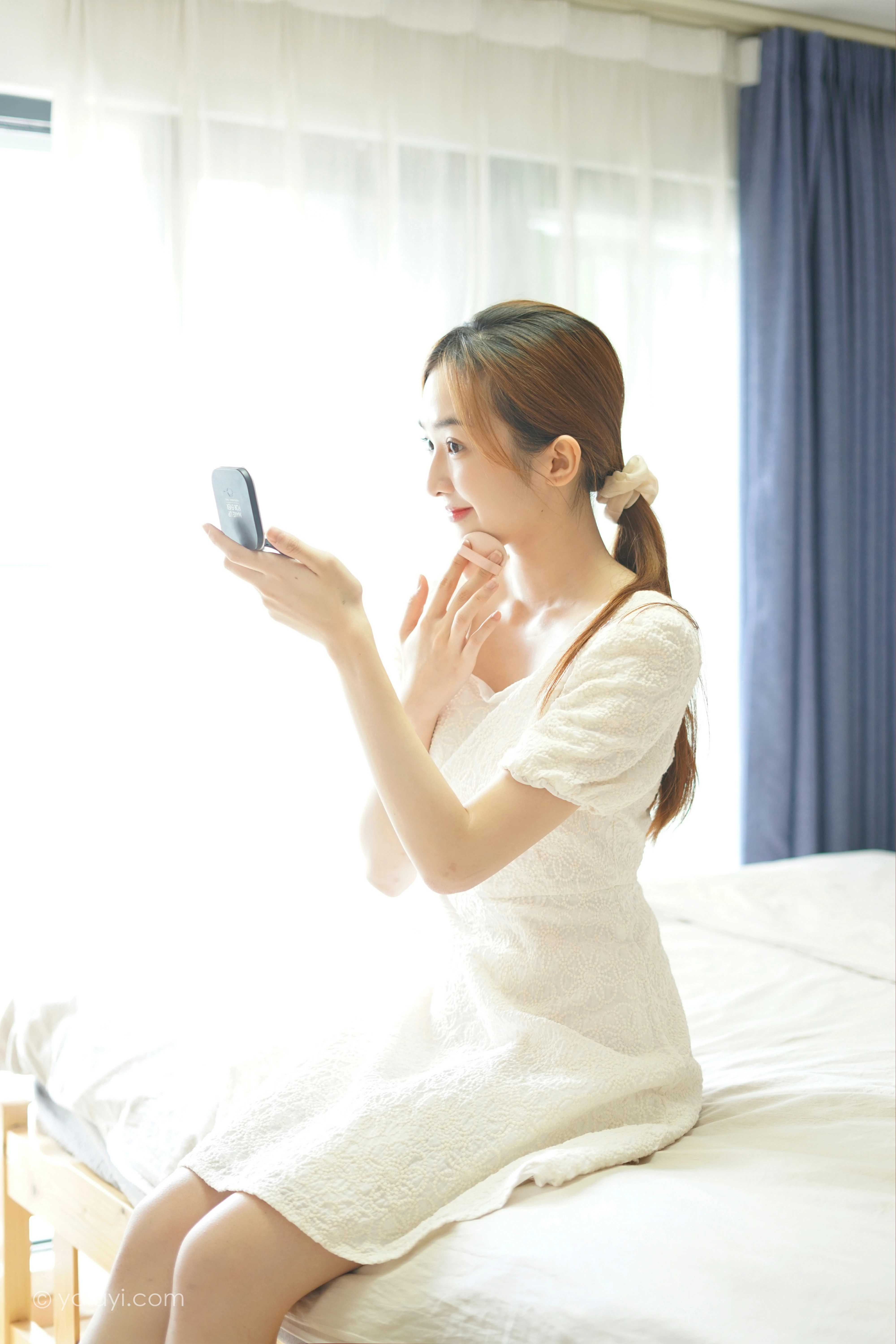 [YALAYI雅拉伊]NO.854 清晨阳光 楚媛 白色蕾丝连衣裙居家性感写真集第10张