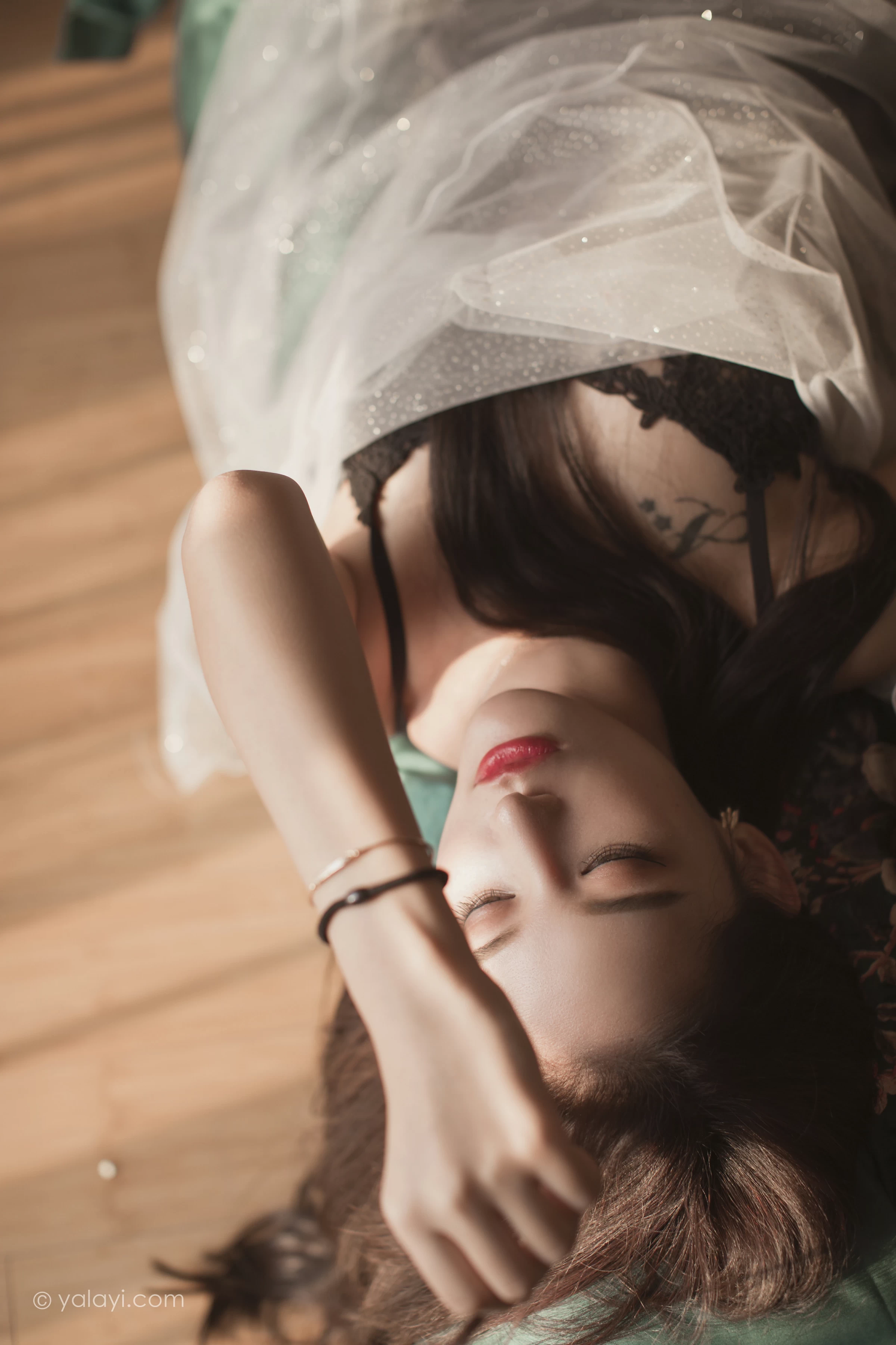 [YALAYI雅拉伊]NO.721 《面纱》 刘子炀 黑色透视情趣连体内衣性感私房写真集第6张