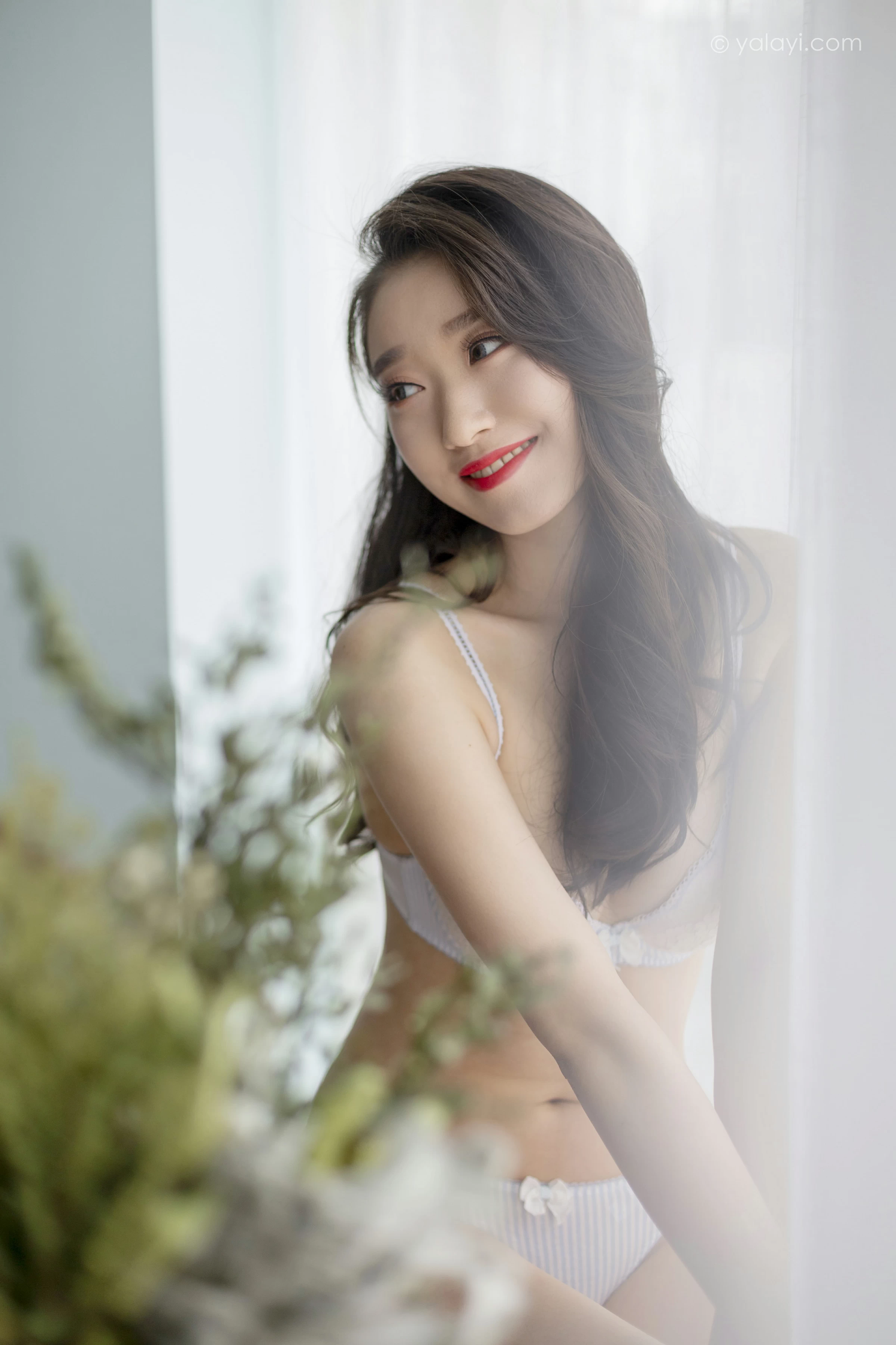 [YALAYI雅拉伊]NO.701 《花容月貌》 心怡 白色蕾丝内衣居家性感私房写真集第8张