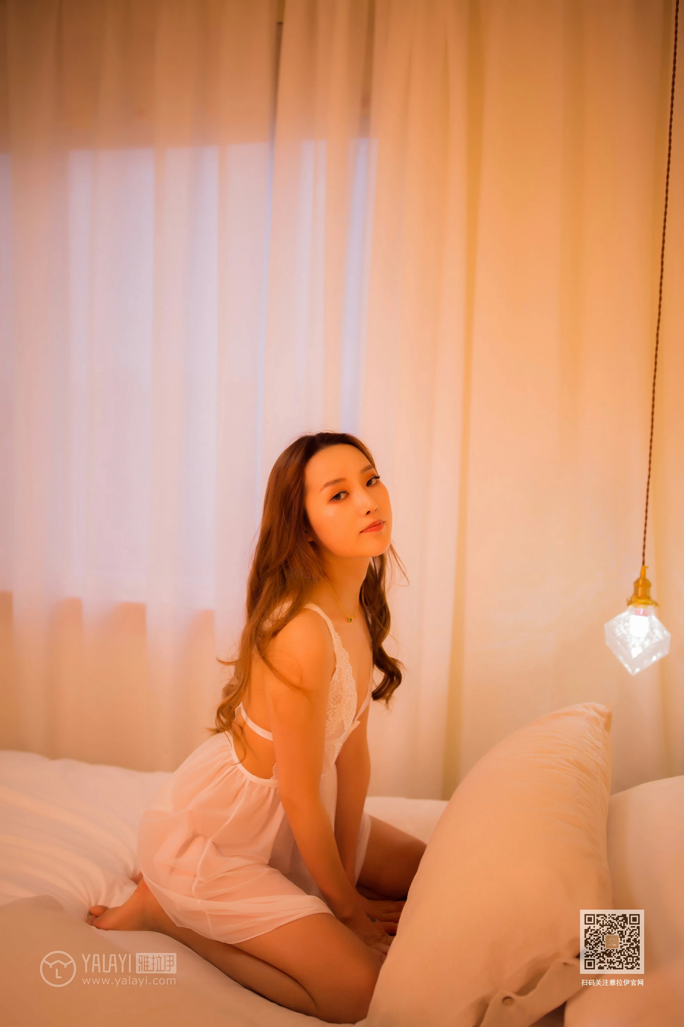 [YALAYI雅拉伊]Vol.461 下班快回来 上官莹莹 白色透视情趣睡衣性感私房写真集第7张