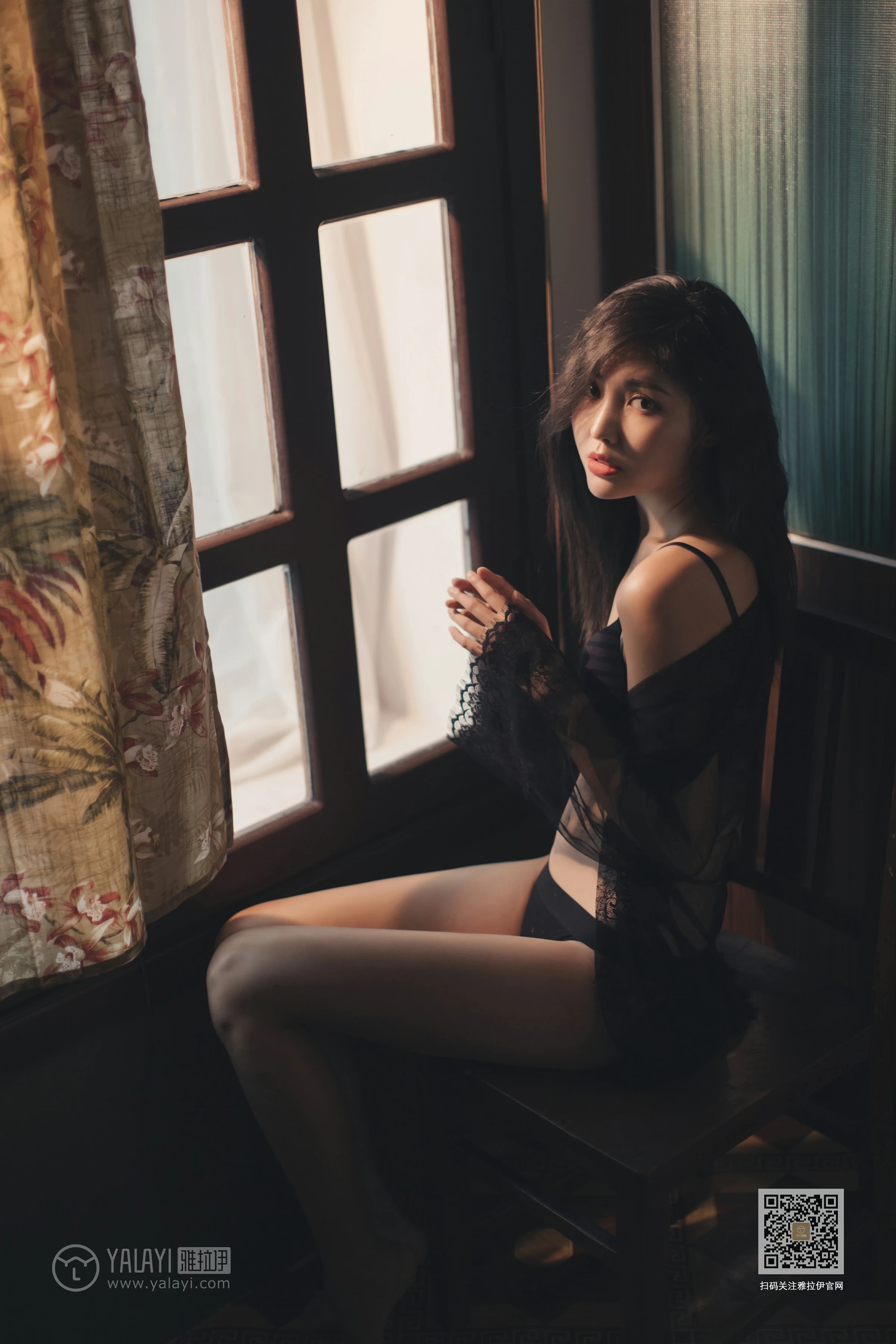 [YALAYI雅拉伊]Vol.470 秋色满房 苍儿 黑色透视情趣睡衣加黑色内衣性感私房写真集第6张
