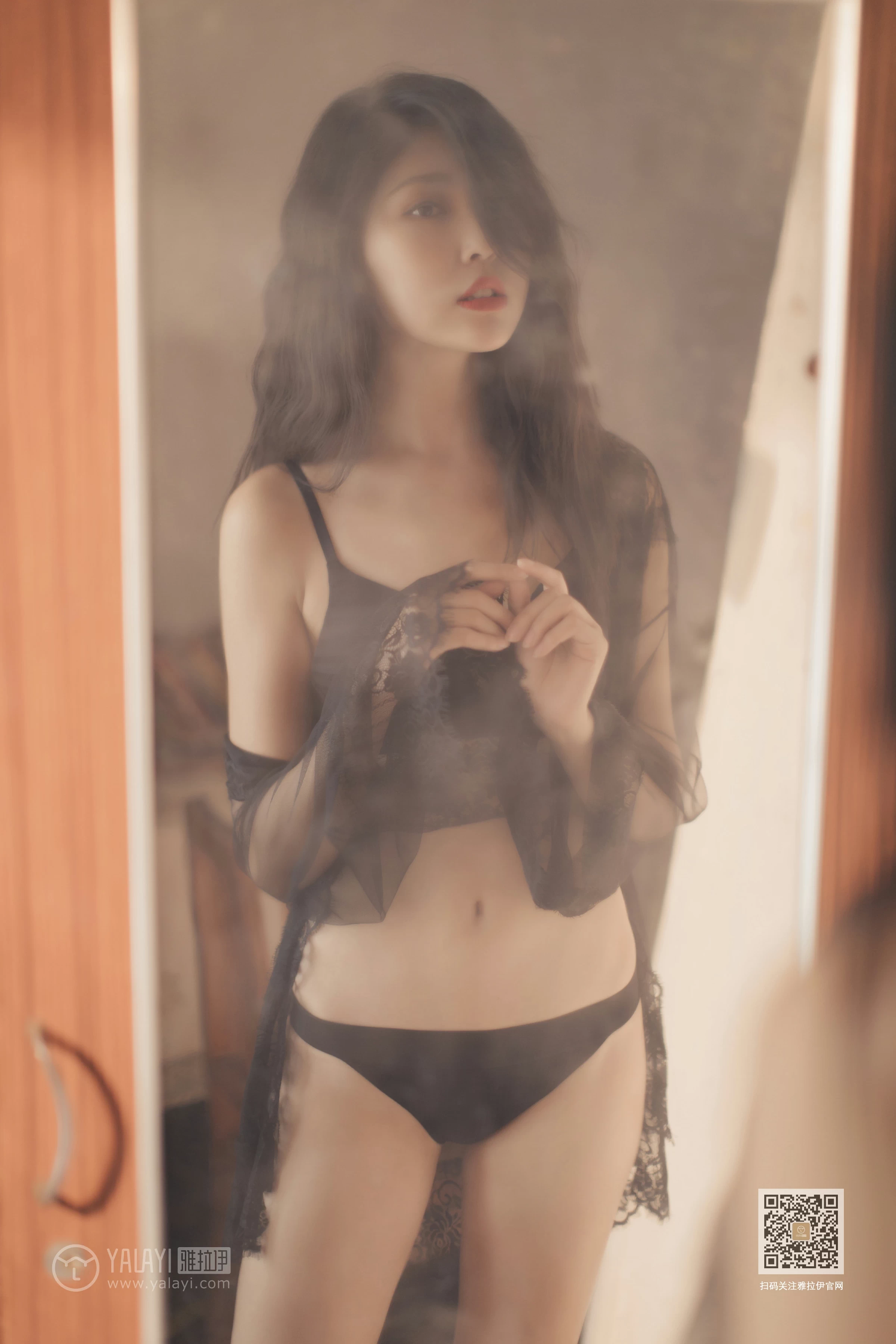 [YALAYI雅拉伊]Vol.470 秋色满房 苍儿 黑色透视情趣睡衣加黑色内衣性感私房写真集第9张