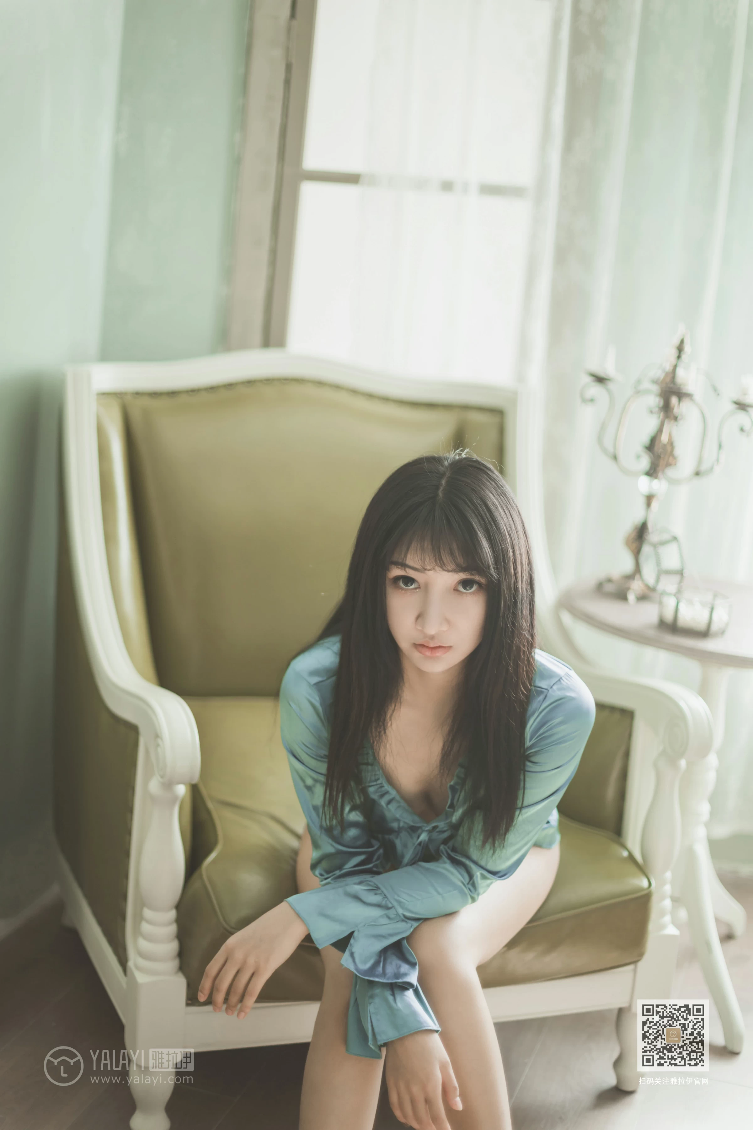 [YALAYI雅拉伊]Vol.527 坐我身边 韩熙 银色高腰上衣加情趣短裙性感私房写真集第12张