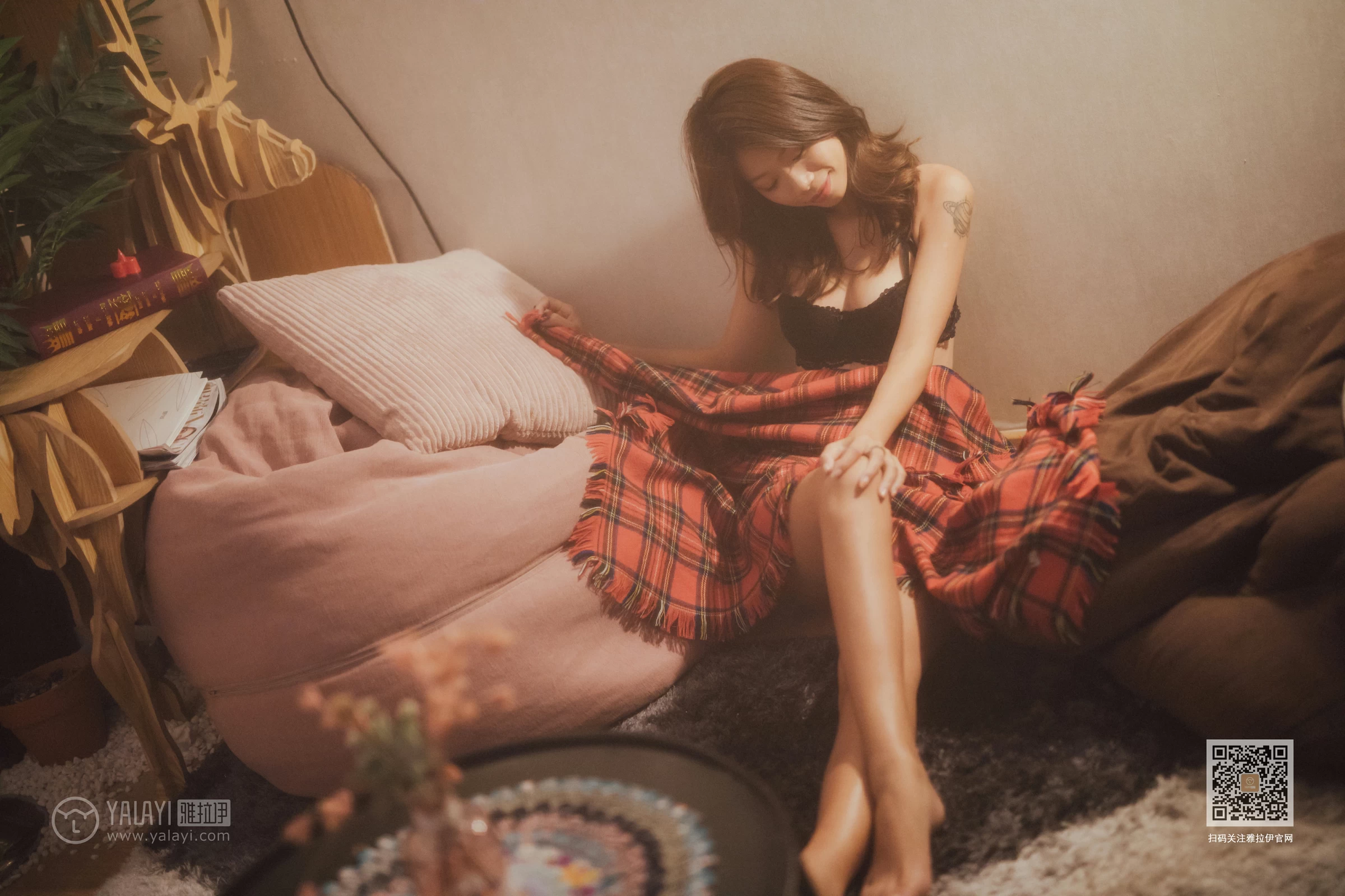 [YALAYI雅拉伊]Vol.548 梦境里的情人 静初 黑色蕾丝内衣性感私房写真集第11张