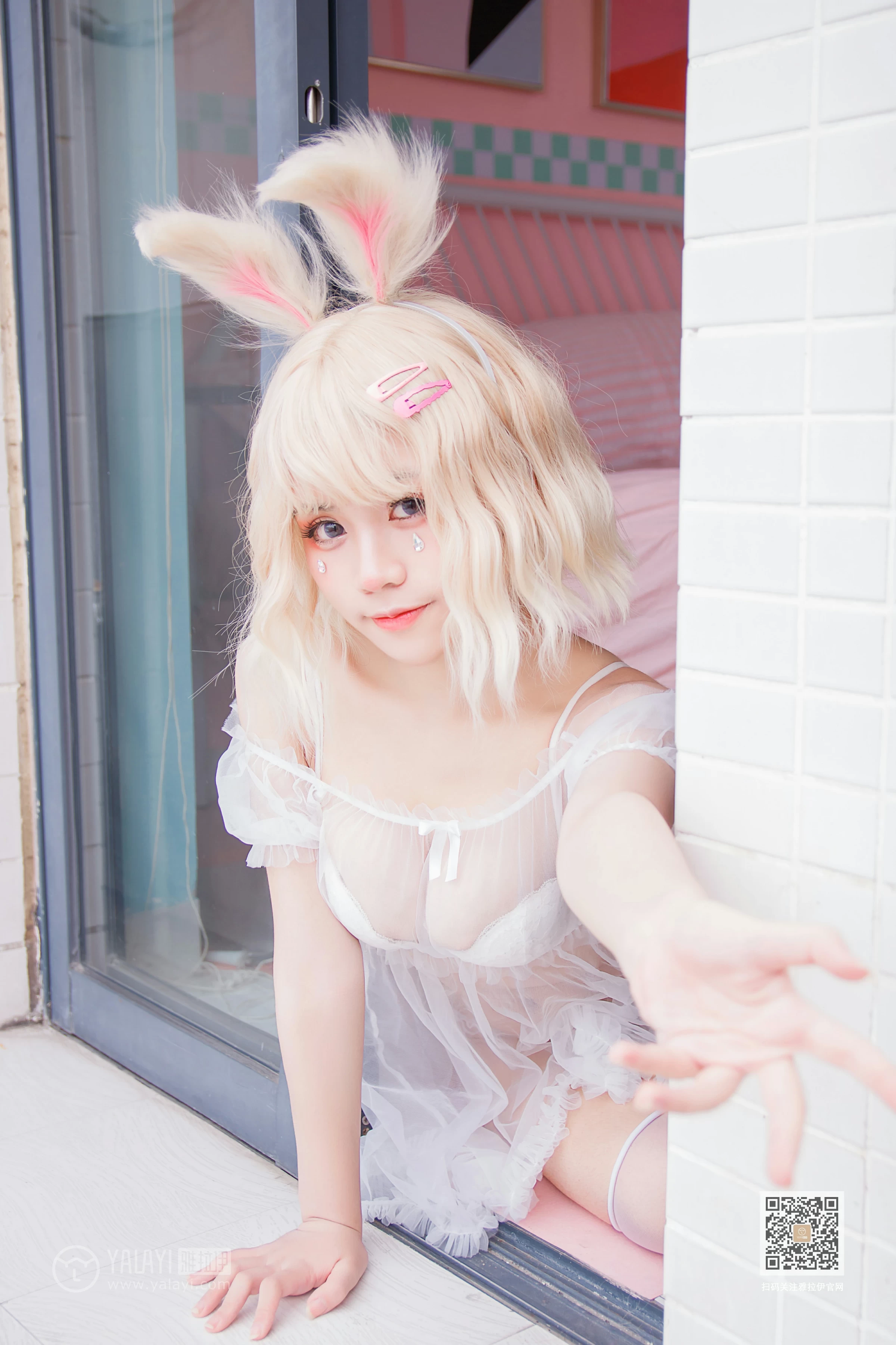 [YALAYI雅拉伊]Vol.557 阿狸的糖果罐 安安 透视情趣制服内衣加白色丝袜美腿玉足性感私房写真集第4张