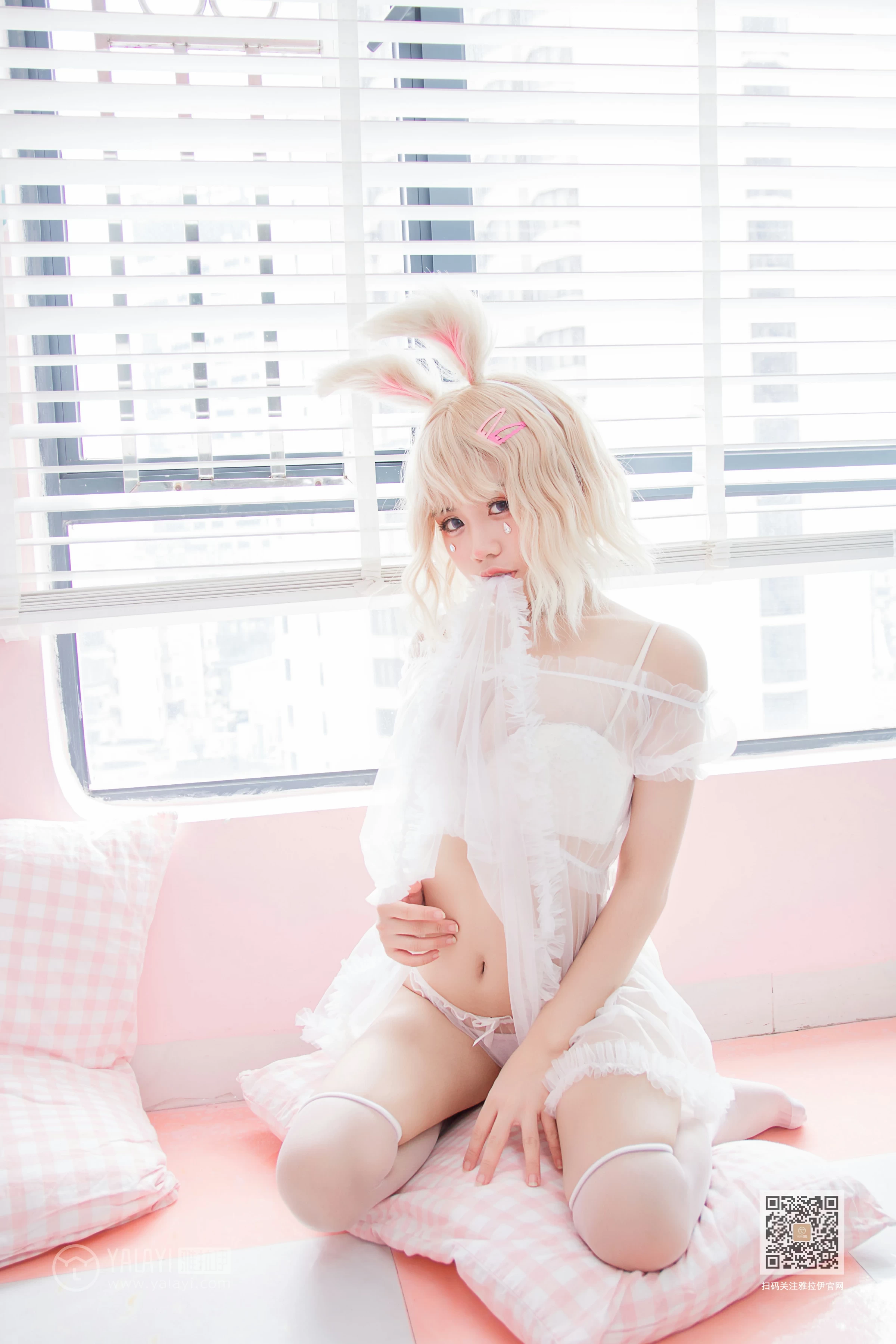 [YALAYI雅拉伊]Vol.557 阿狸的糖果罐 安安 透视情趣制服内衣加白色丝袜美腿玉足性感私房写真集第11张