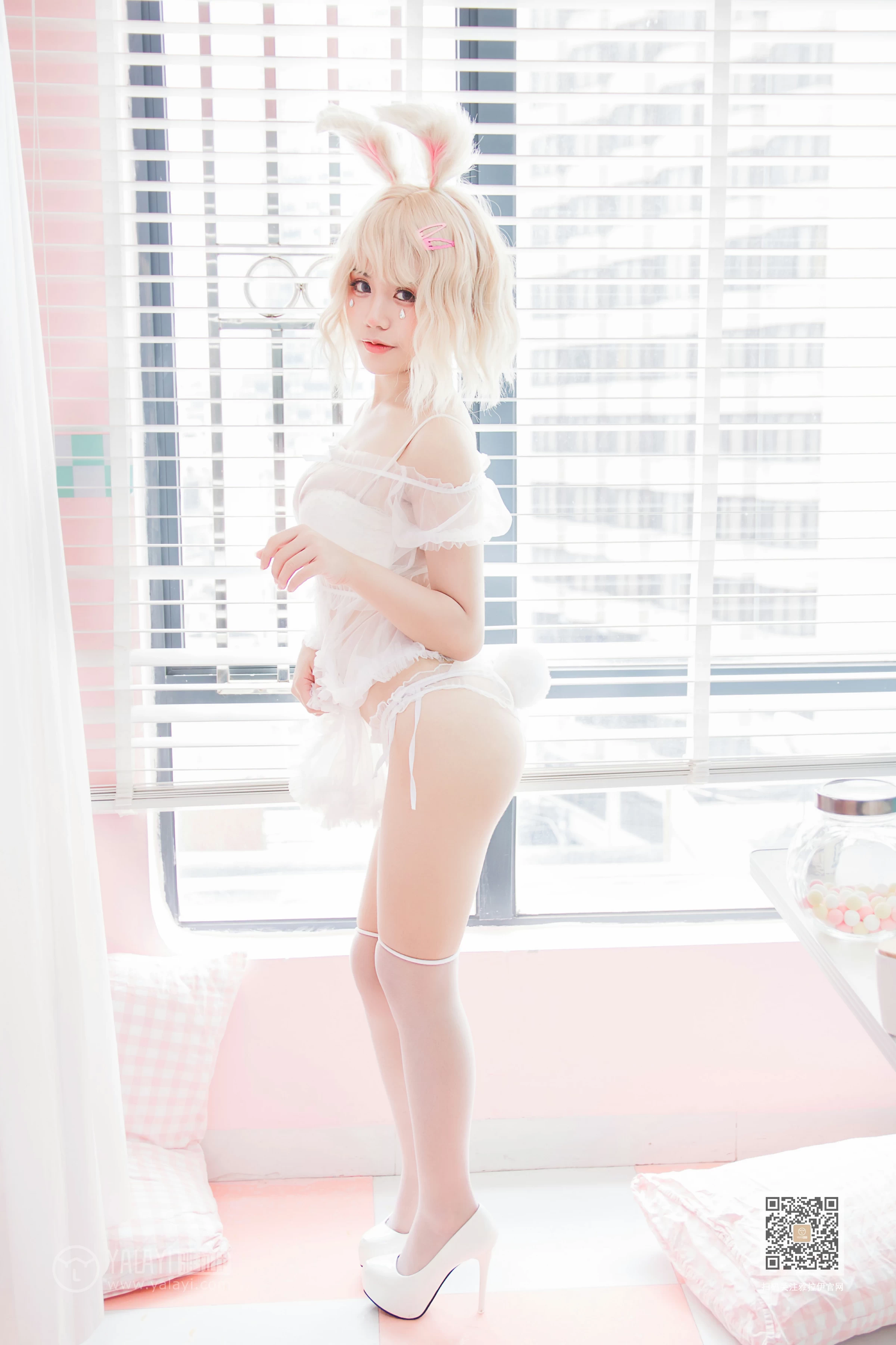 [YALAYI雅拉伊]Vol.557 阿狸的糖果罐 安安 透视情趣制服内衣加白色丝袜美腿玉足性感私房写真集第13张