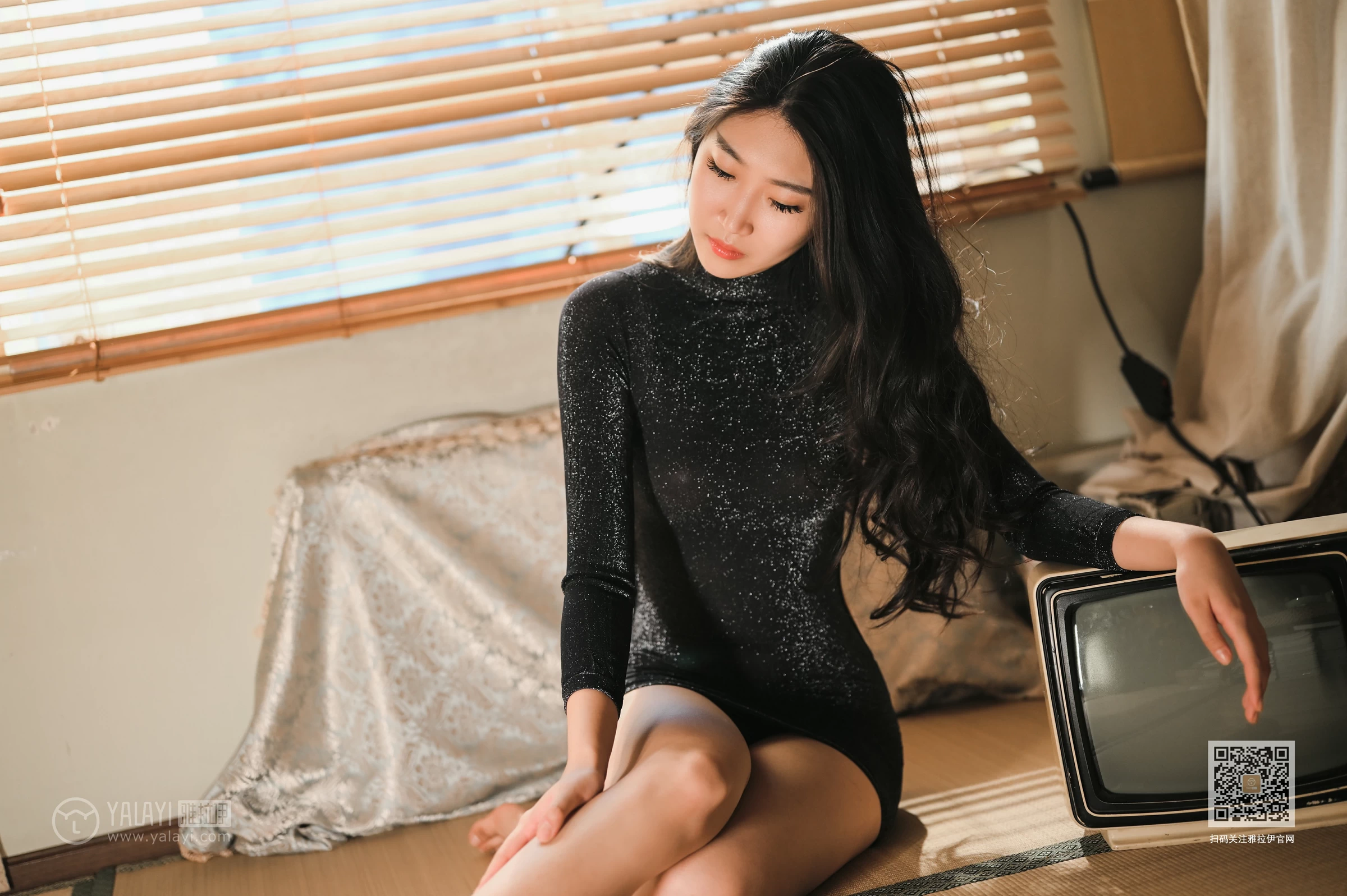 [YALAYI雅拉伊]Vol.567 玲珑 玫瑰 黑色紧身透视连衣裙性感私房写真集第11张