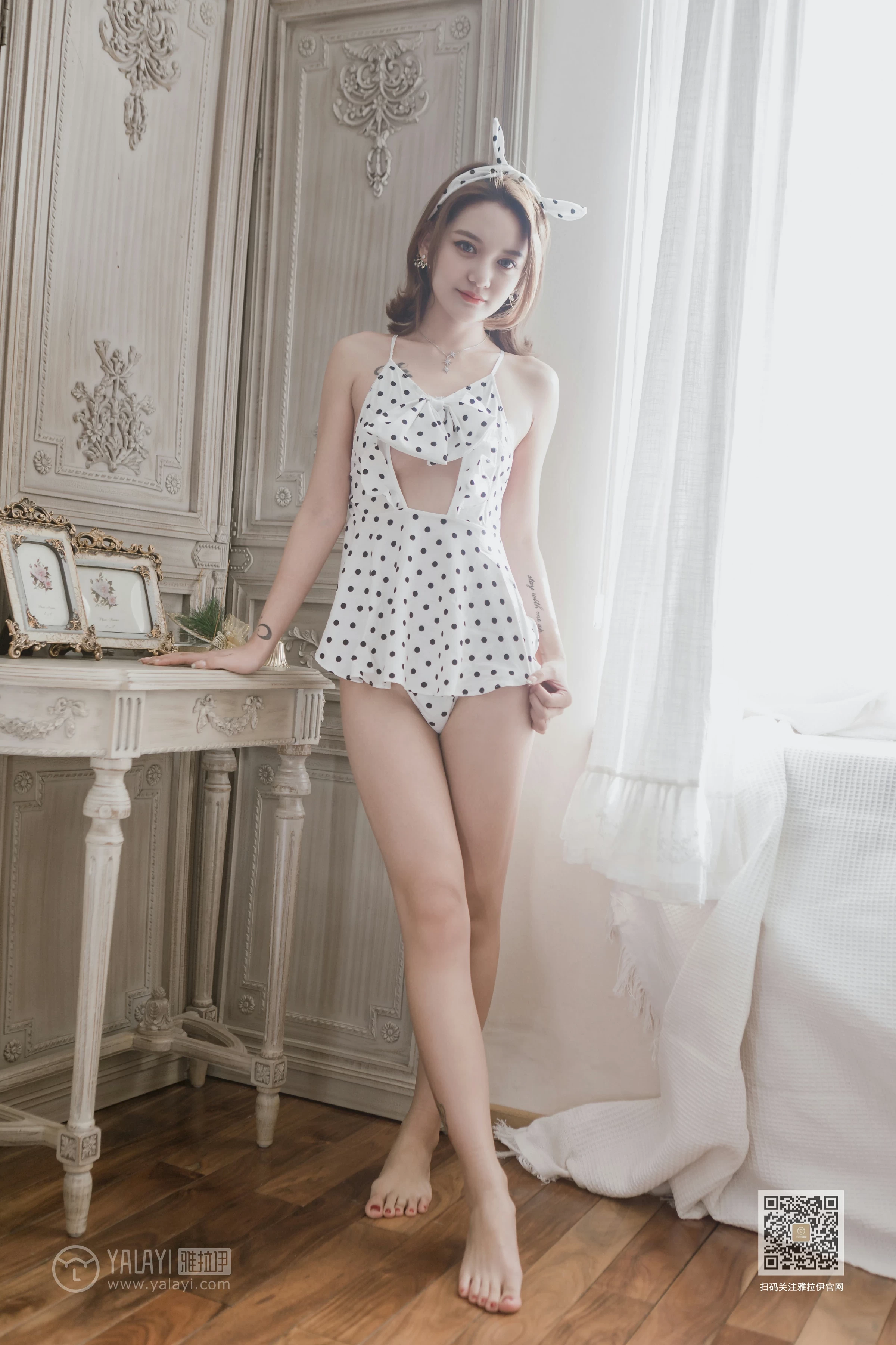 [YALAYI雅拉伊]Vol.572 日光倾城 刘子炀 白色比基尼泳装性感私房写真集第4张