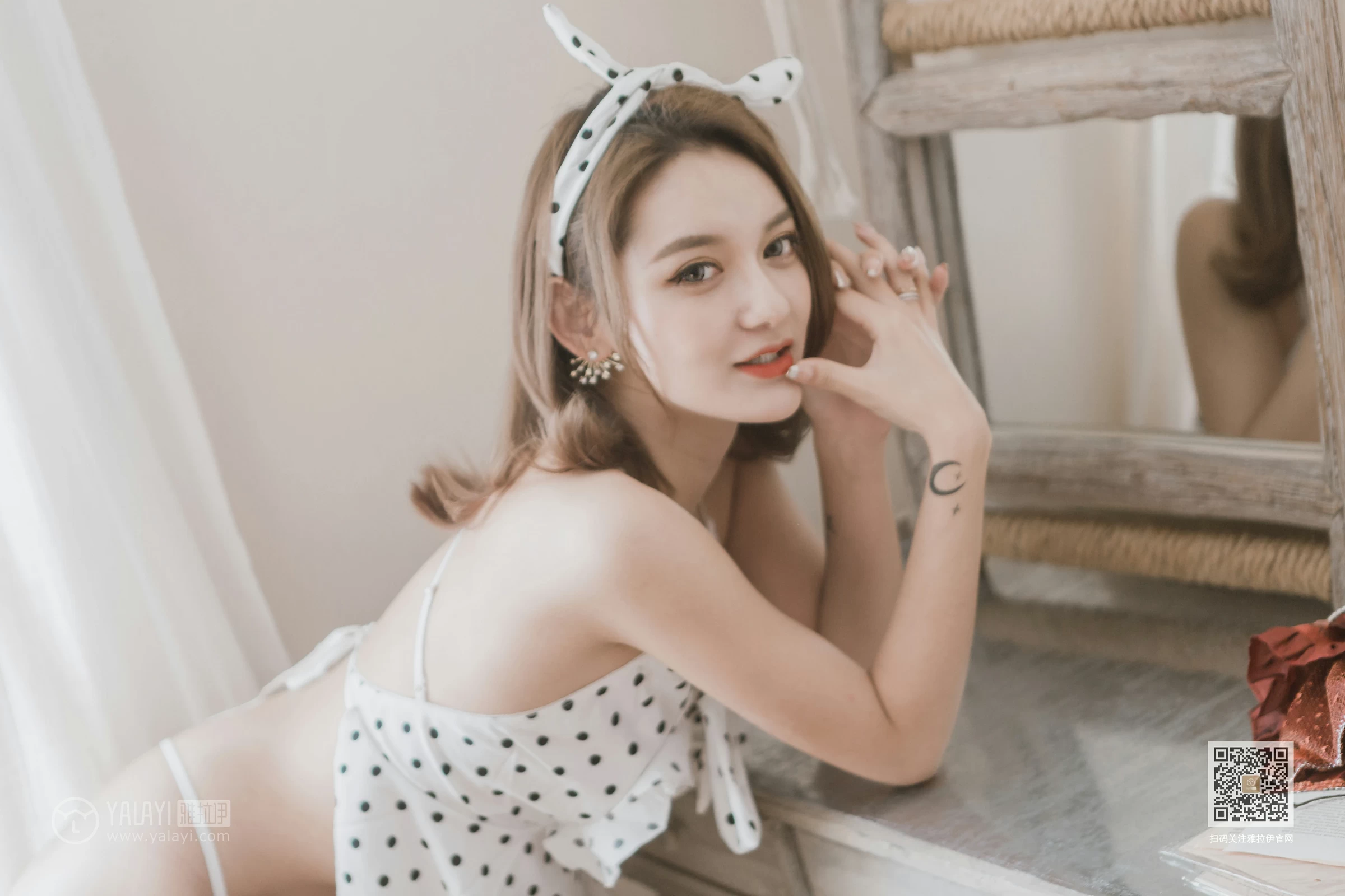 [YALAYI雅拉伊]Vol.572 日光倾城 刘子炀 白色比基尼泳装性感私房写真集第12张