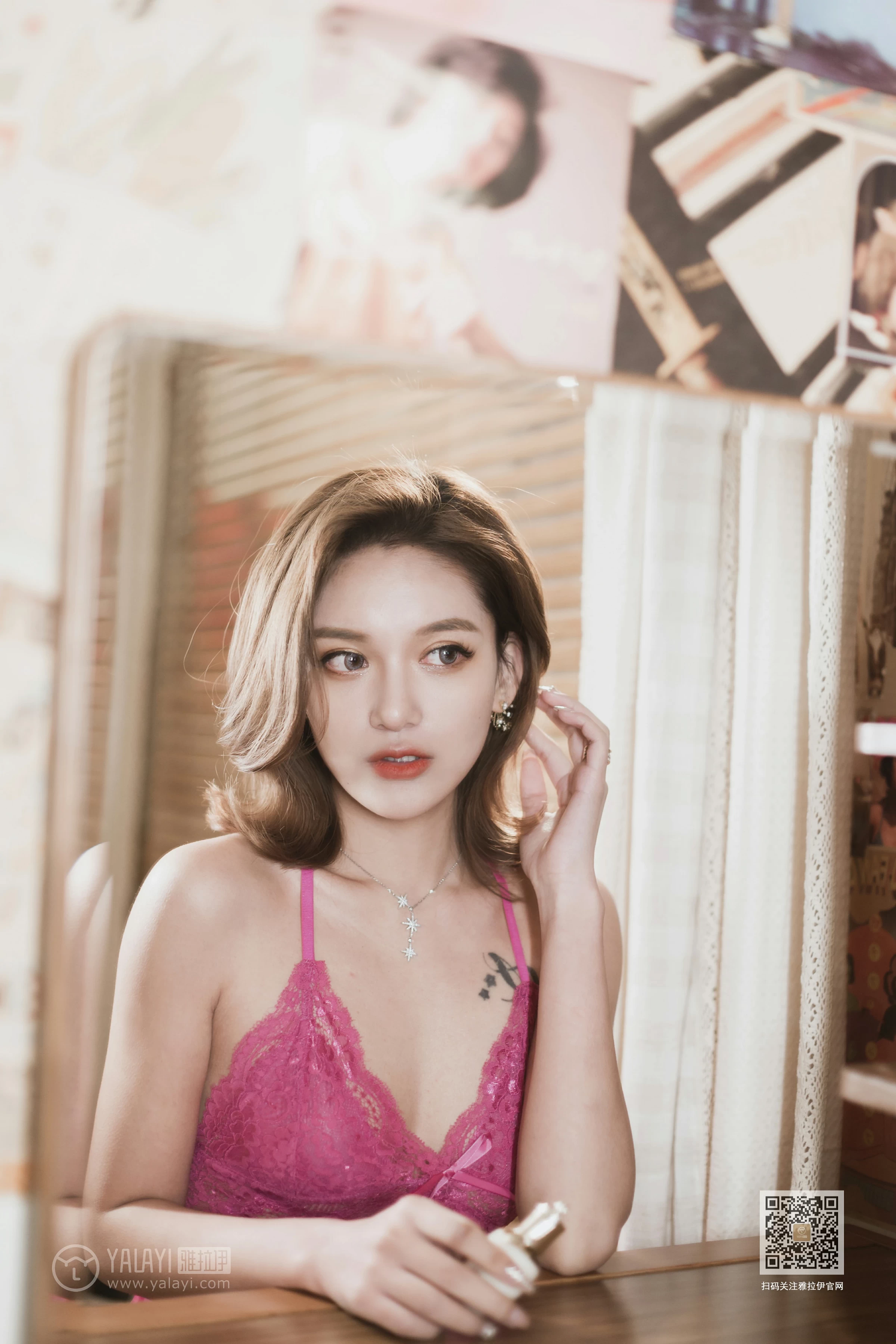 [YALAYI雅拉伊]Vol.577 粉玫瑰 刘子炀 红色透视情趣内衣性感私房写真集第11张