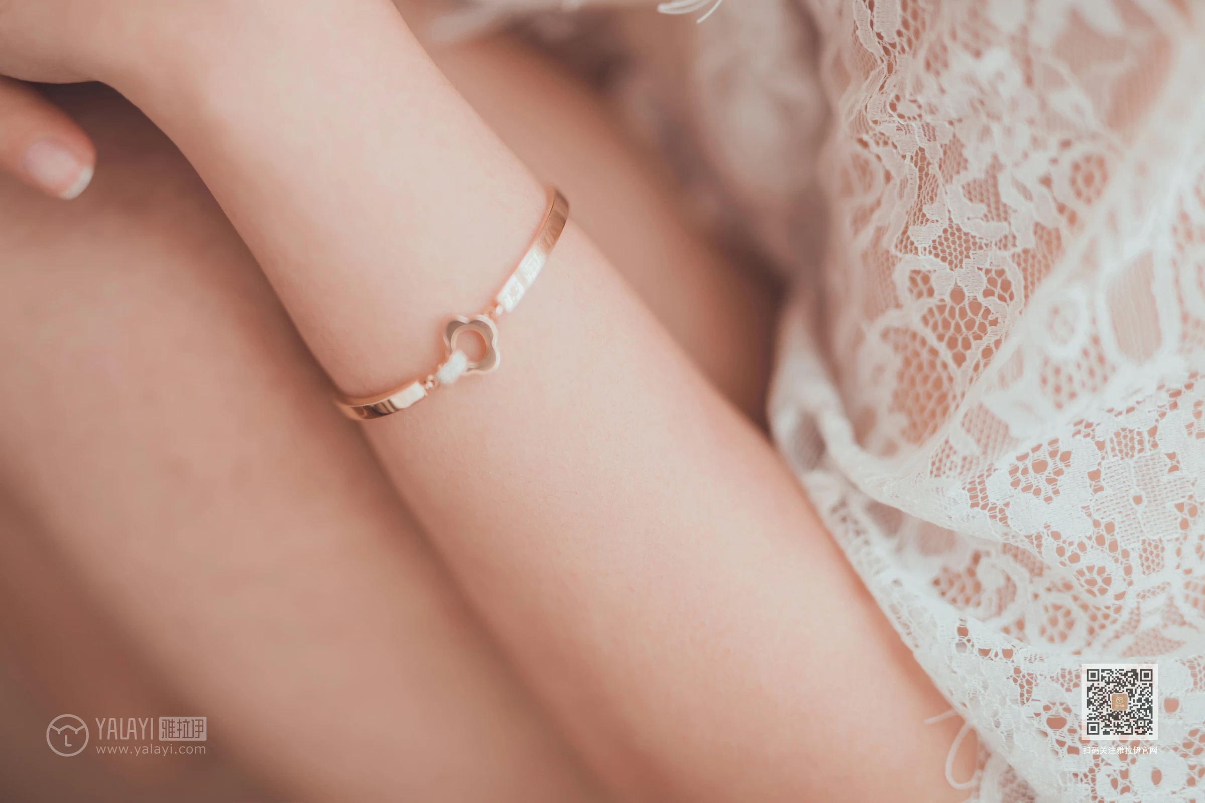 [YALAYI雅拉伊]Vol.588 清水有毒 唐芯 白色透视镂空上衣加短裤性感私房写真集第10张