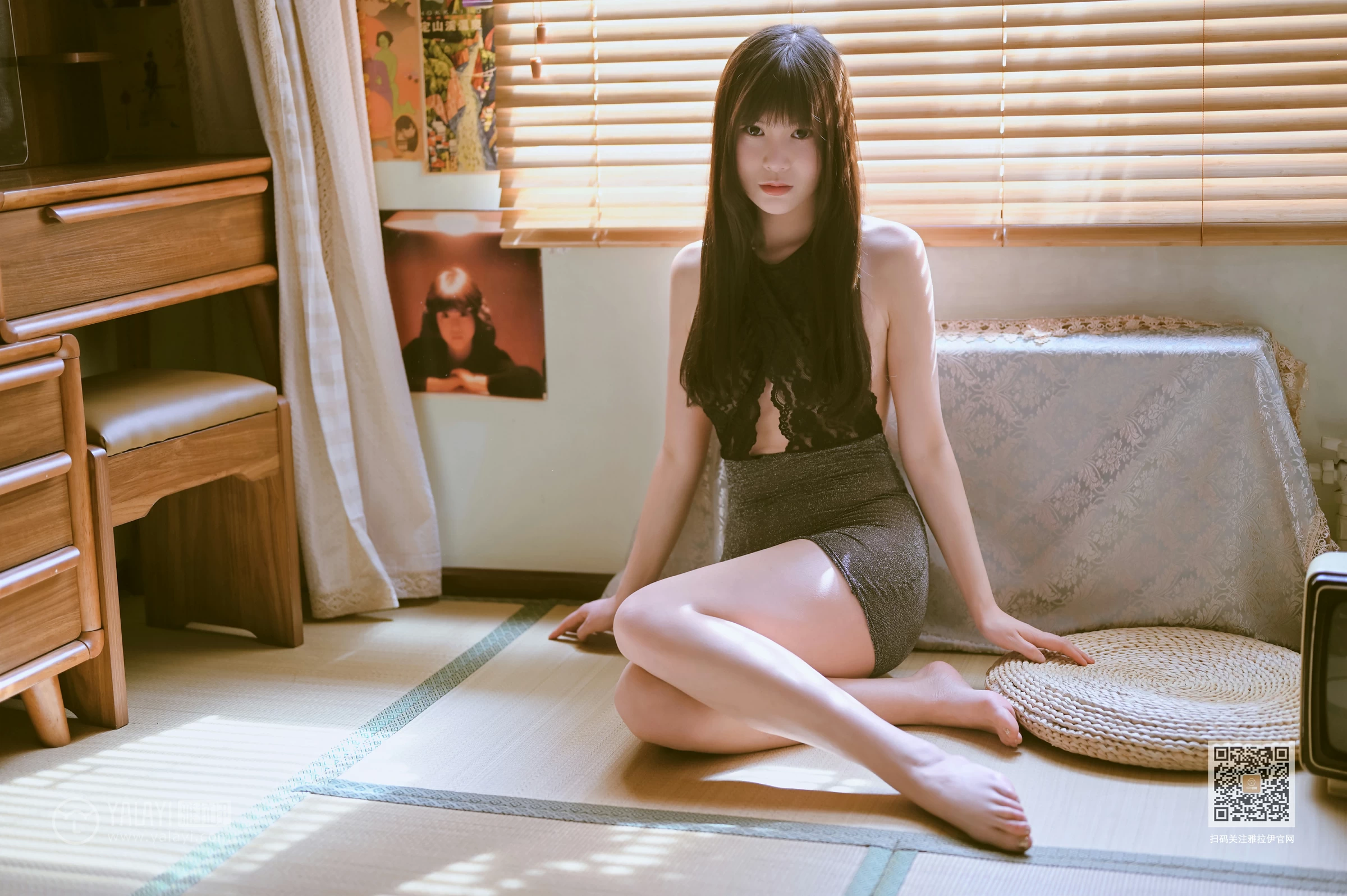 [YALAYI雅拉伊]Vol.595 婀娜 斯雯 灰色紧身透视连衣裙性感私房写真集第8张