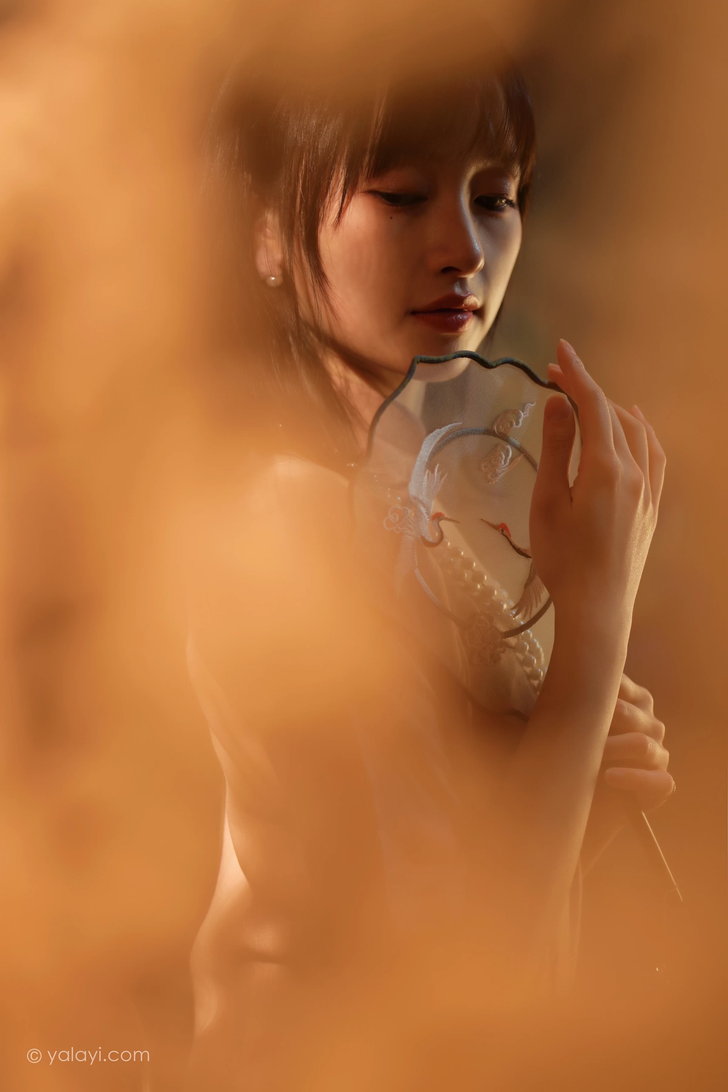 [YALAYI雅拉伊]2022.01.19 深夜的灯光 京京 粉色宽松旗袍裙民国风写真第2张