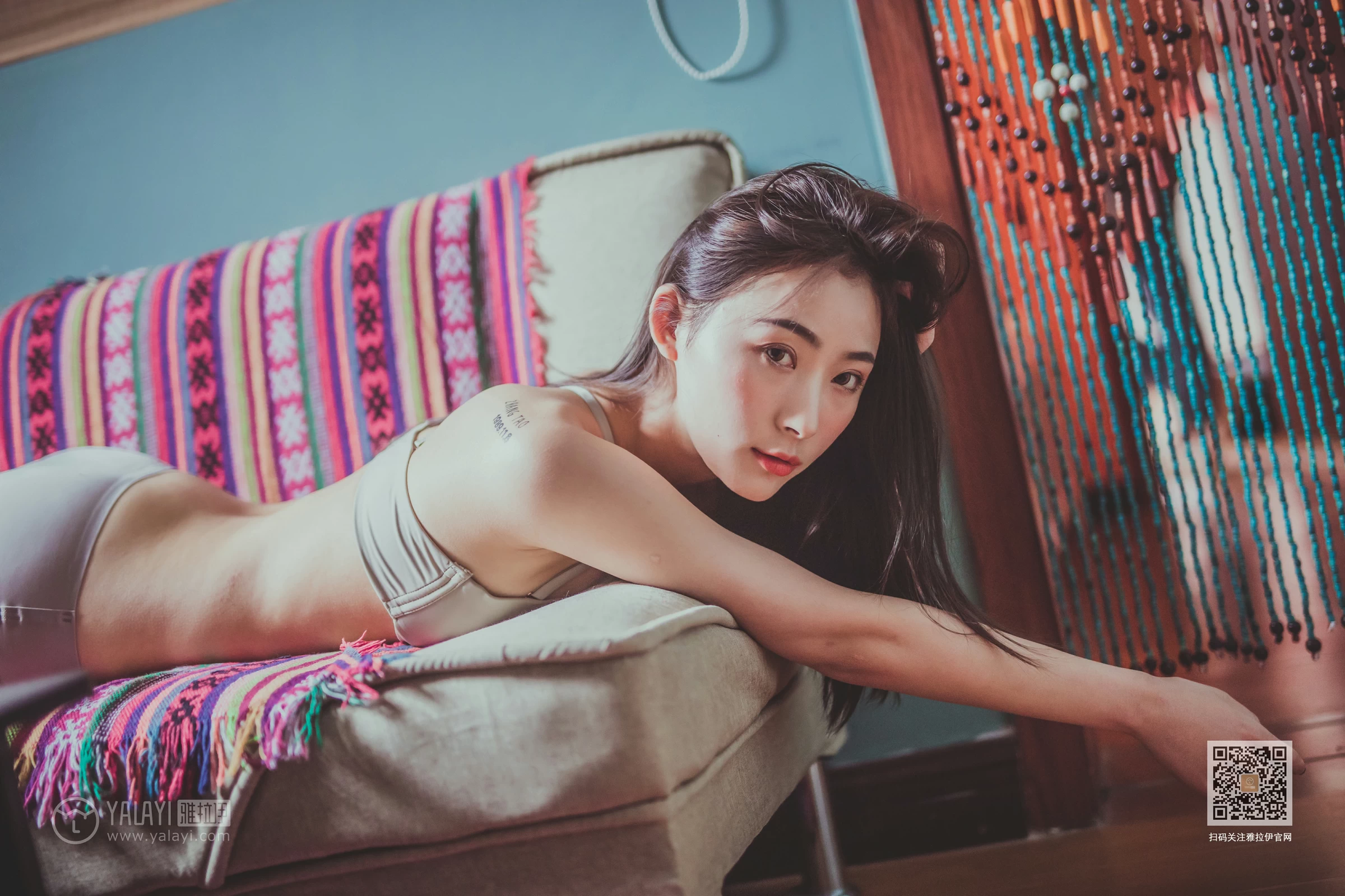 [YALAYI雅拉伊]NO.626 《满眼是你》 海棠 米色性感内衣居家私房写真集第12张