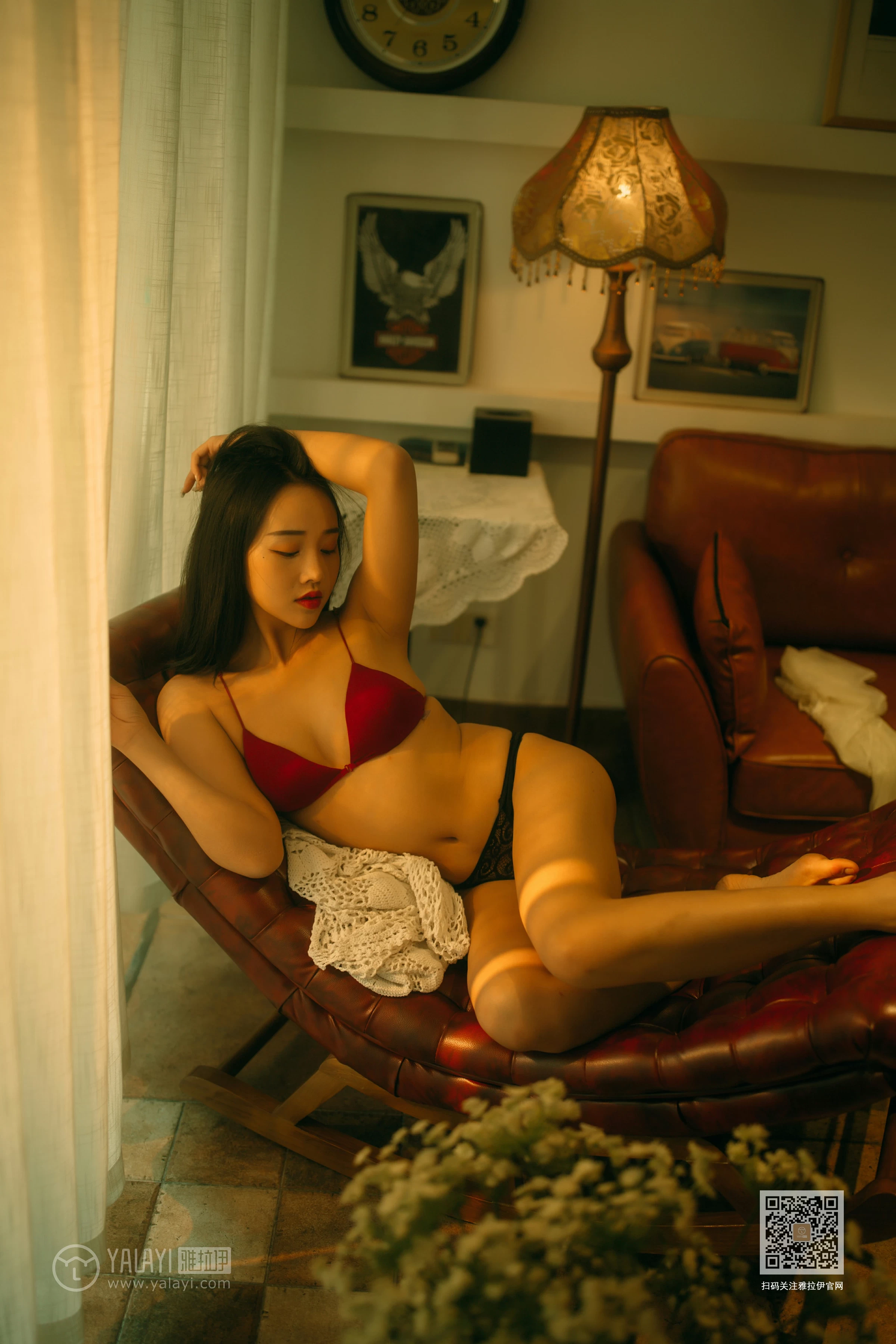 [YALAYI雅拉伊]NO.630 《华灯初上》 优优 白色透视衬衫加红色内衣性感私房写真集第10张
