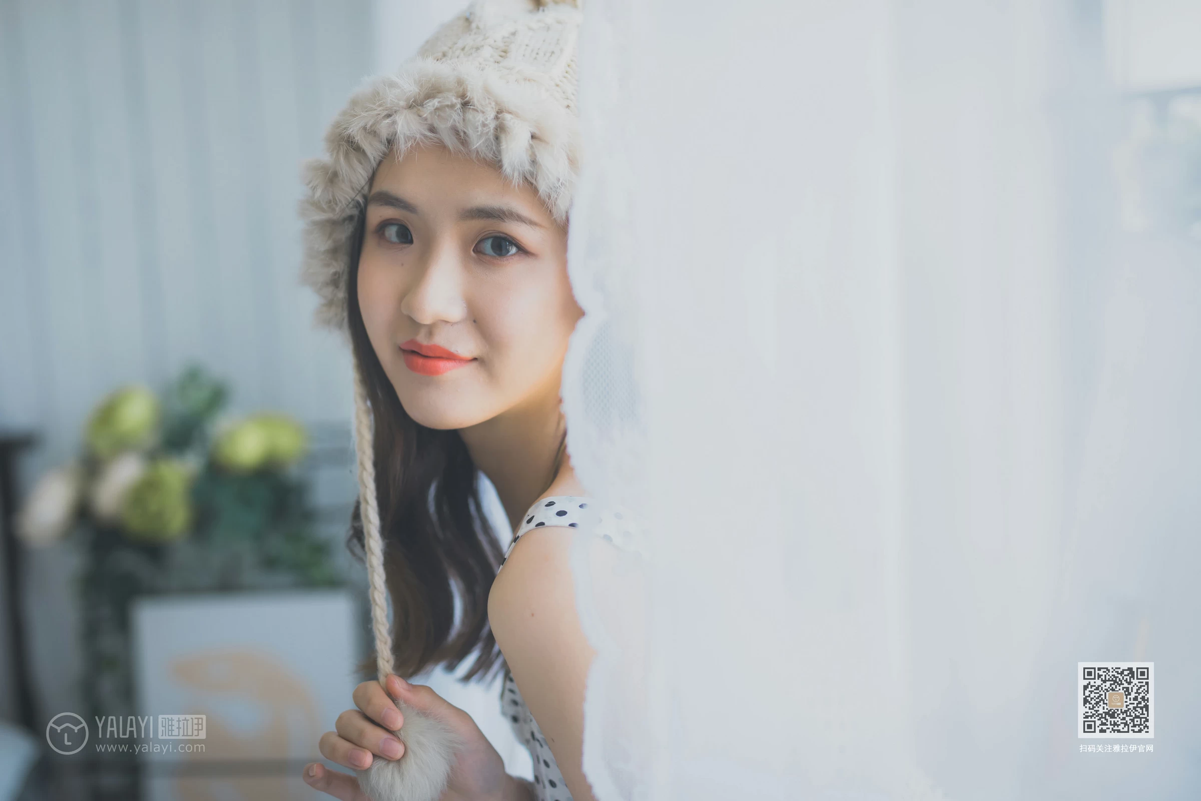 [YALAYI雅拉伊]NO.632 《淘气女友》 尹梦 白色小背心加斑点短裙清纯可爱私房写真集第1张