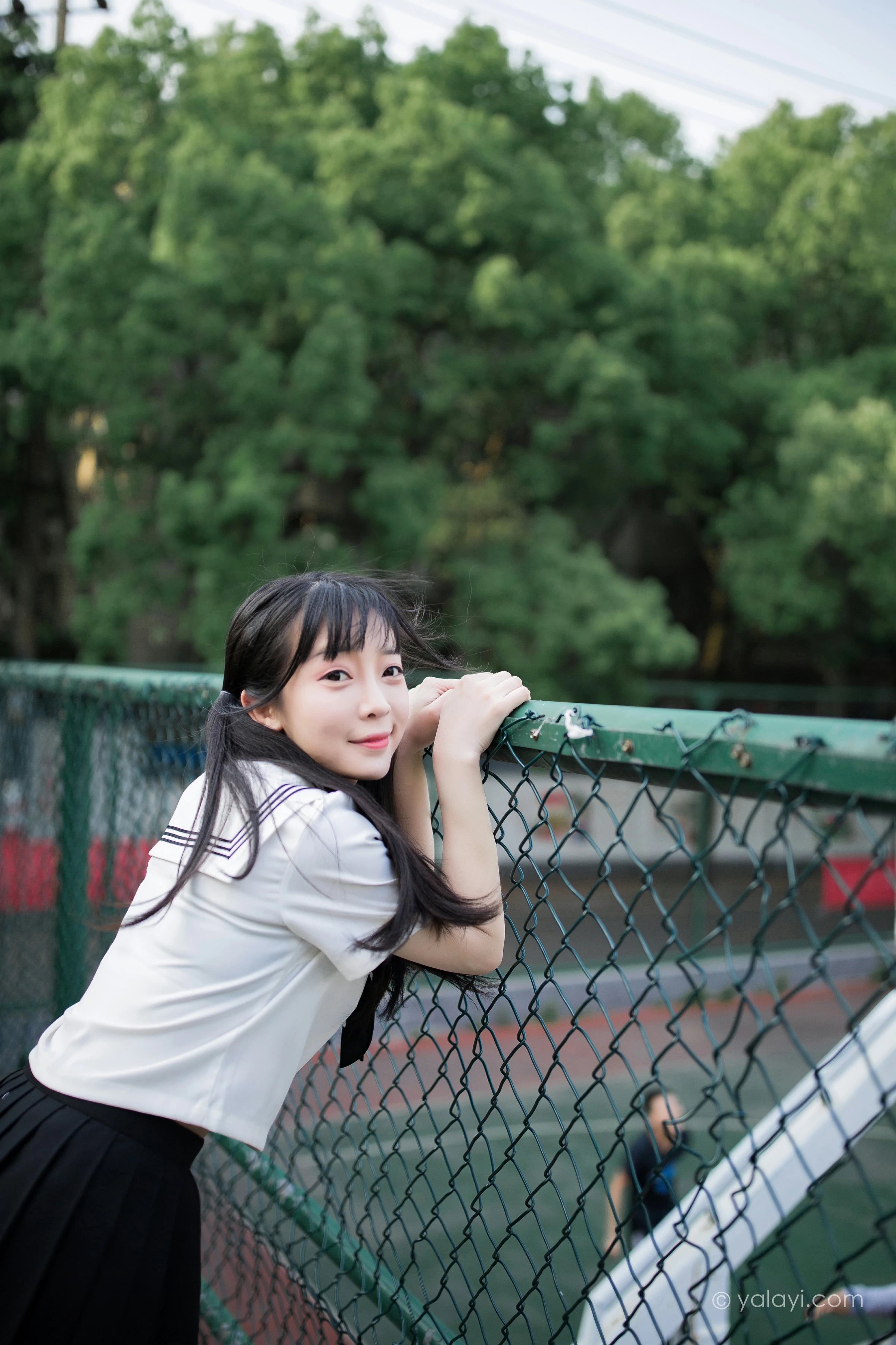 [YALAYI雅拉伊]NO.671 《放学一起走》 妙妙 JK水手制服与短裙加黑丝美腿写真第10张