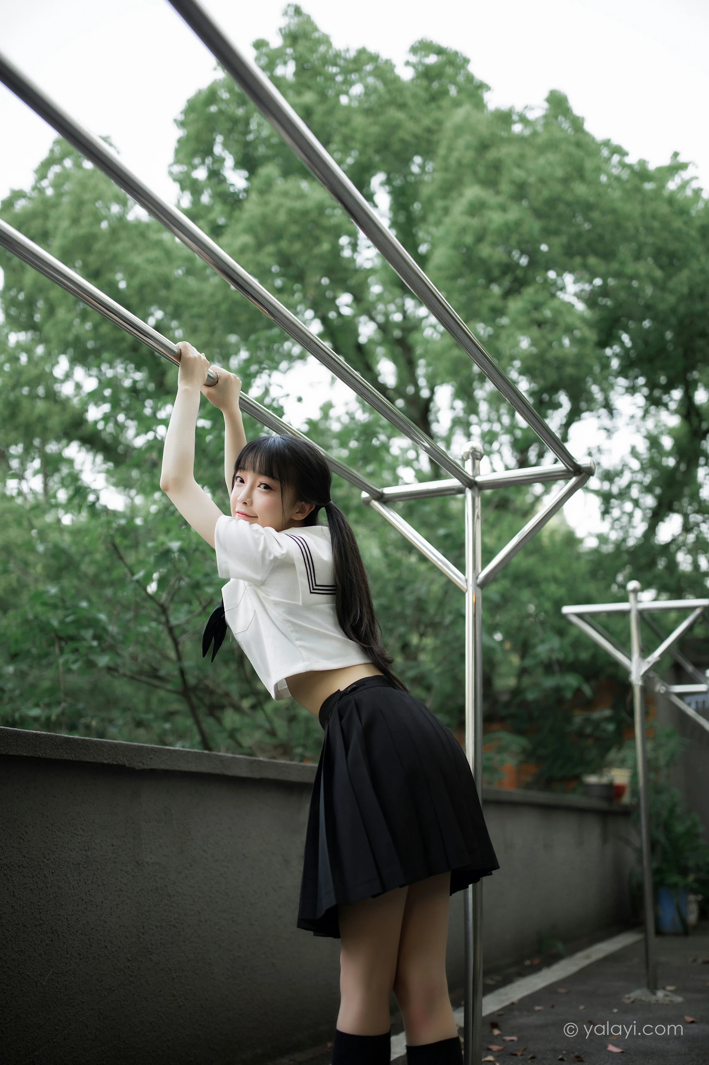 [YALAYI雅拉伊]NO.671 《放学一起走》 妙妙 JK水手制服与短裙加黑丝美腿写真第14张