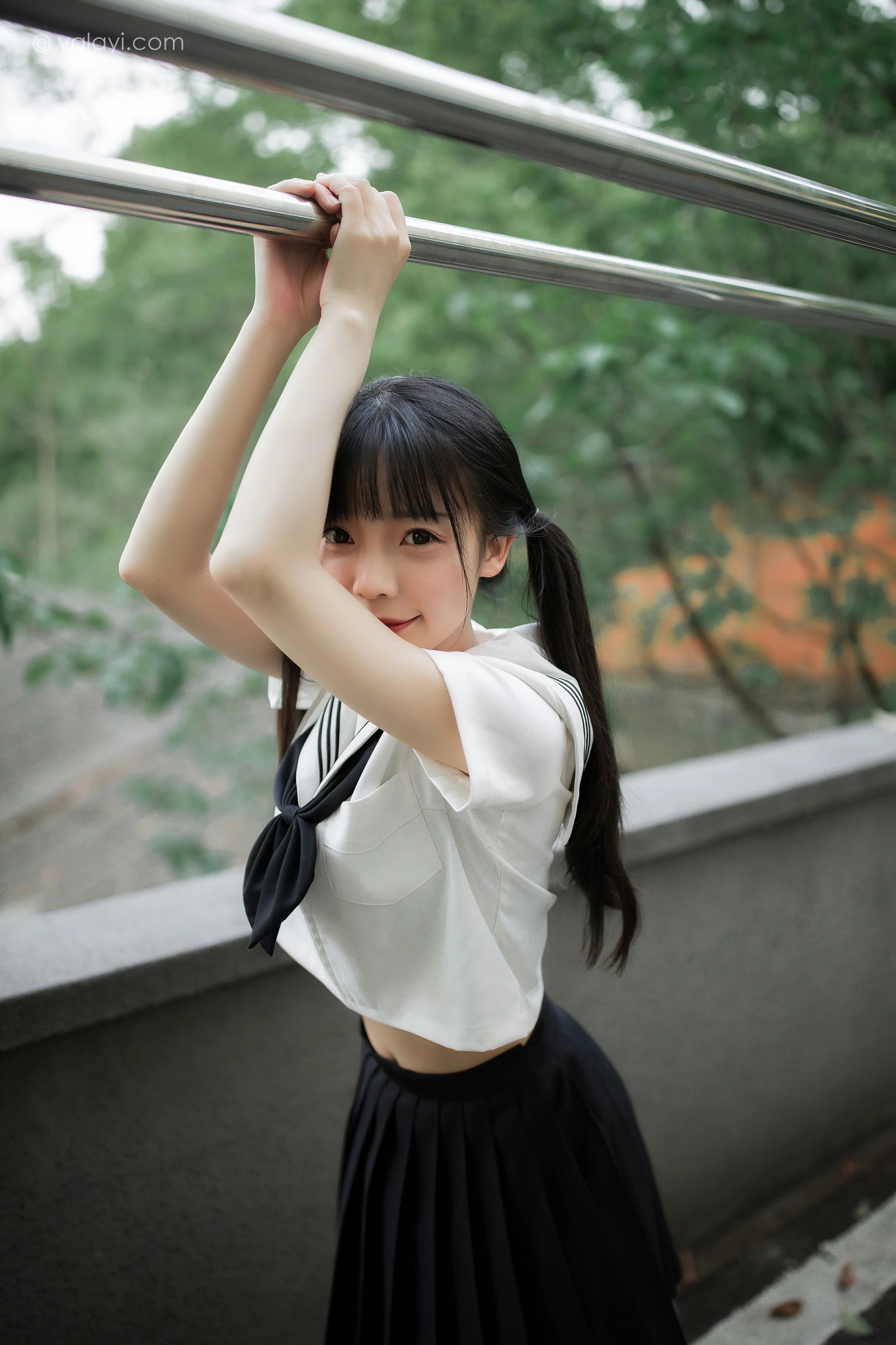 [YALAYI雅拉伊]NO.671 《放学一起走》 妙妙 JK水手制服与短裙加黑丝美腿写真第14张