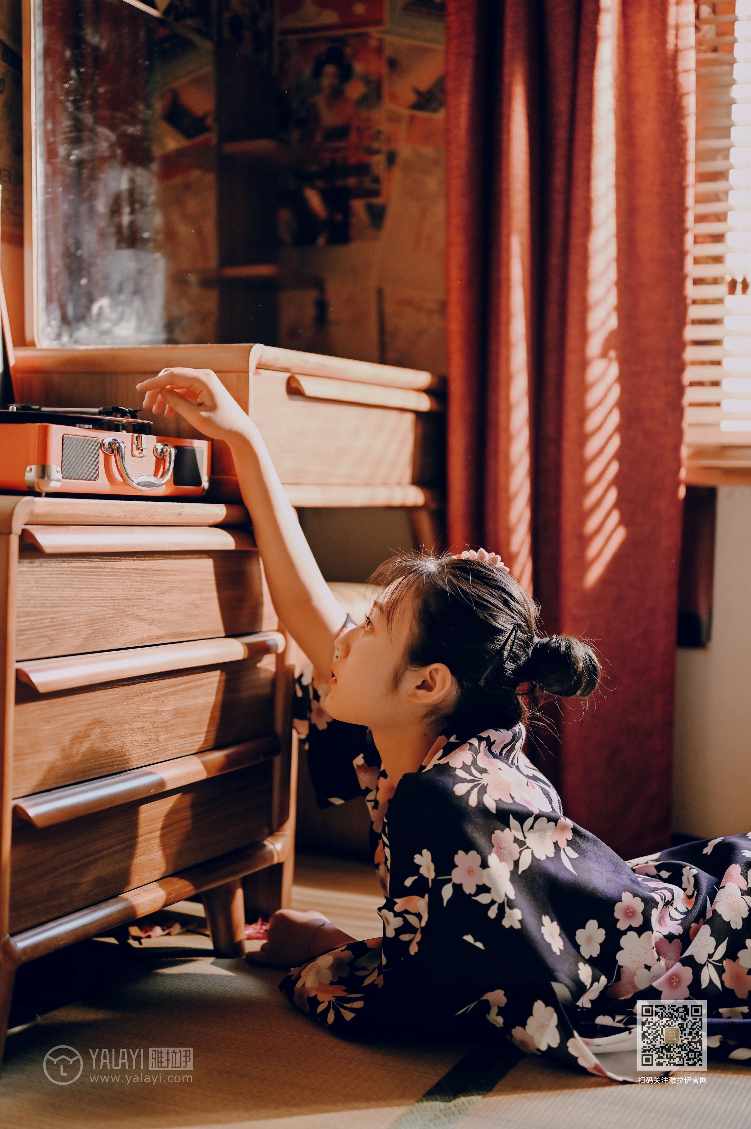 [YALAYI雅拉伊]NO.635 《和服少女》 沈伊 黑色和服加白色蕾丝内衣性感私房写真集第16张