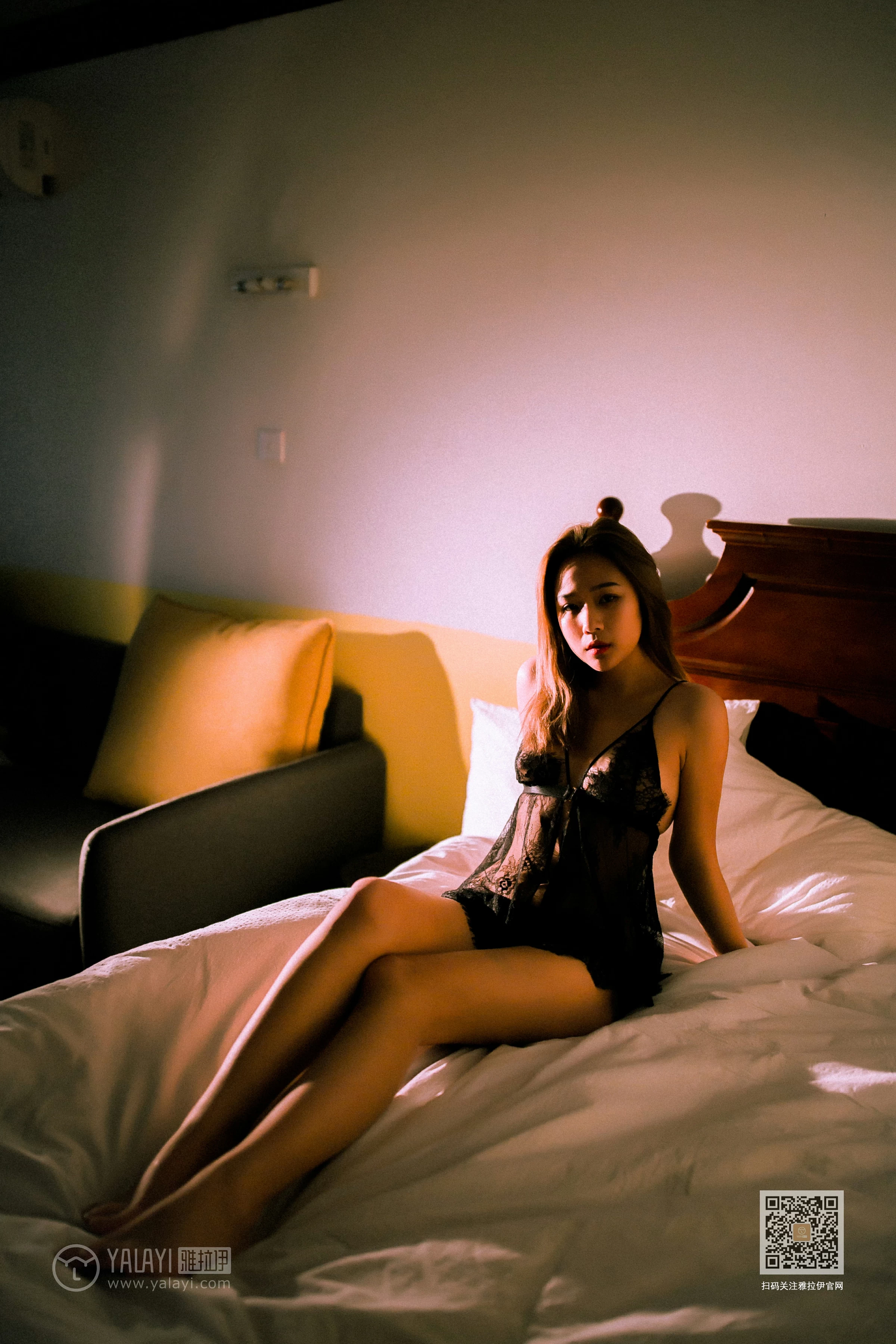 [YALAYI雅拉伊]NO.640 《夜未央》 岳璐璐 黑色透视蕾丝情趣内衣性感私房写真集第5张