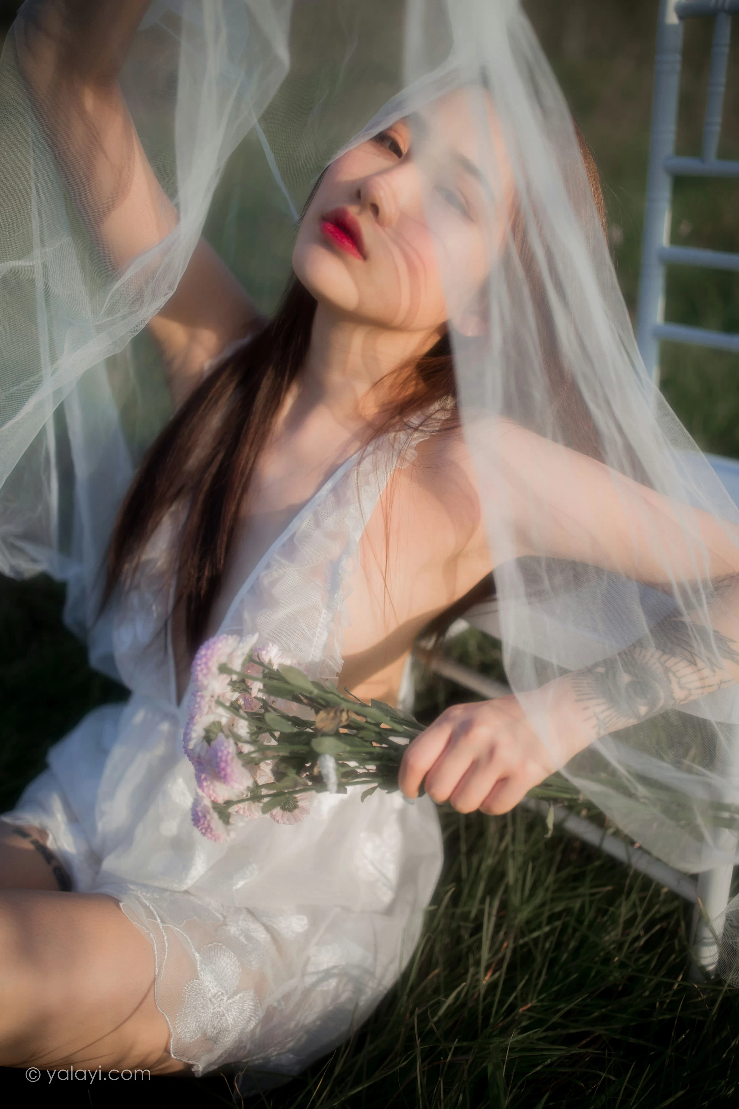 [YALAYI雅拉伊]NO.732 《寻》 籹籹仔 白色透视情趣婚纱性感私房写真集第4张