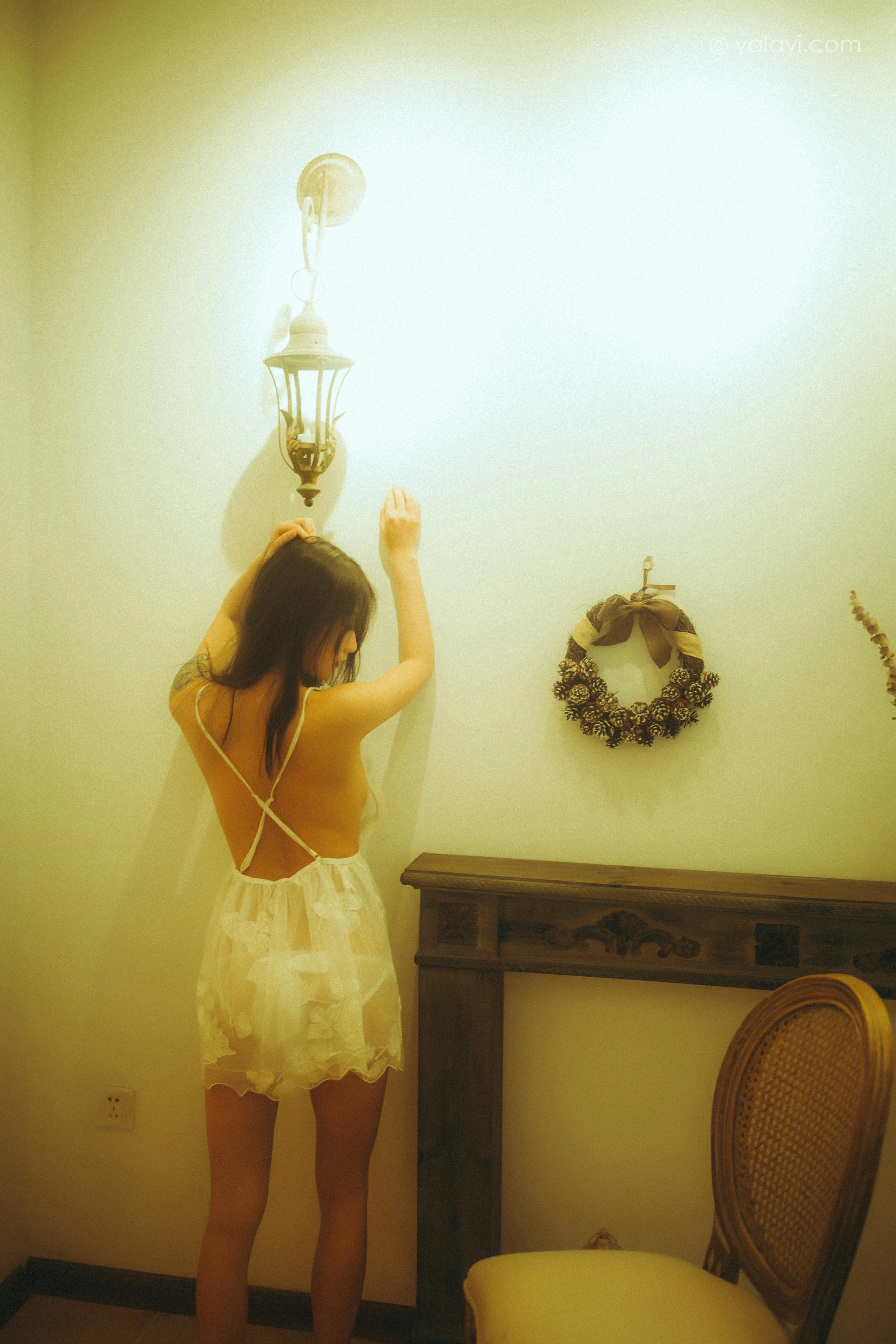 [YALAYI雅拉伊]NO.754 迷情公寓 婉儿 白色透视睡衣裙与连体镂空情趣内衣性感私房写真集第2张