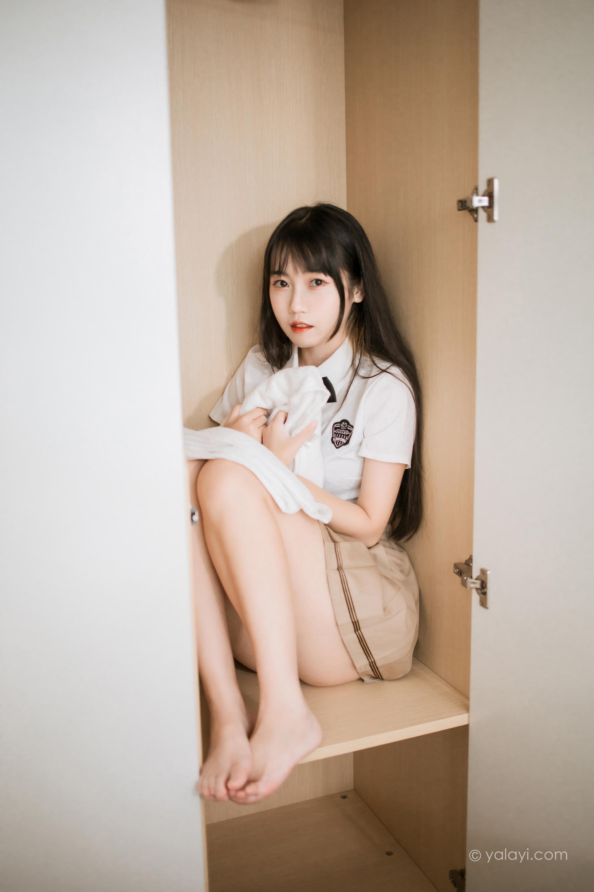 [YALAYI雅拉伊]2022.02.28 美丽多姿 弈思 日本高中女生制服性感私房写真集第4张