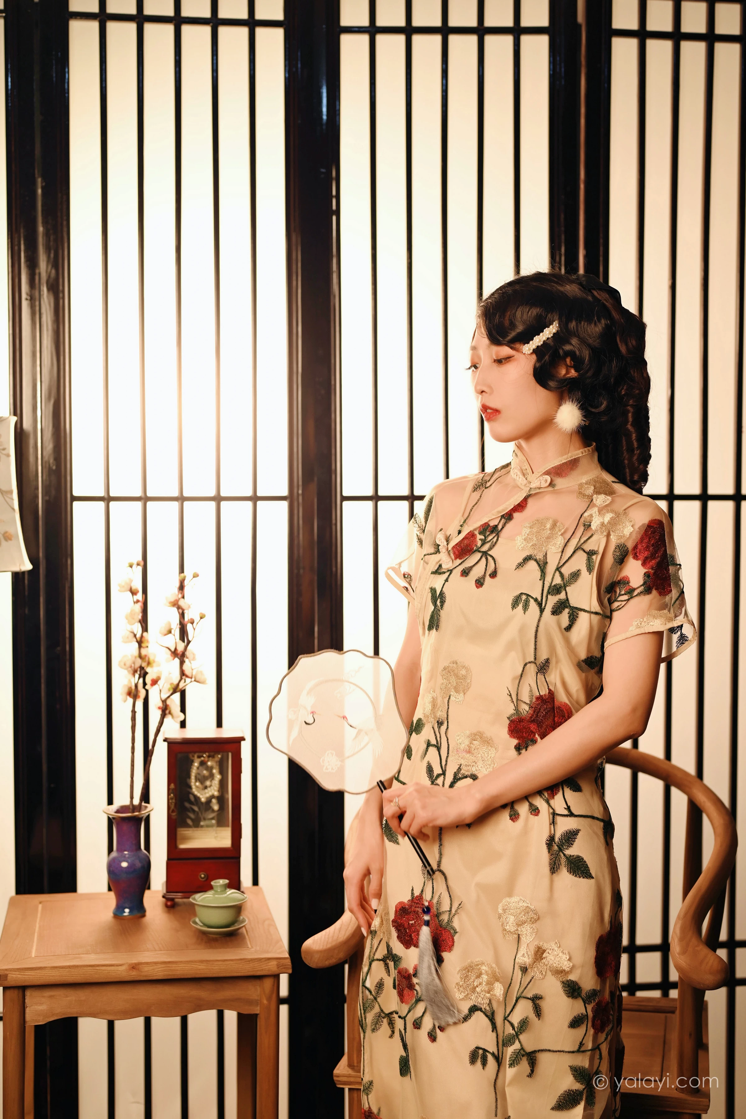 [YALAYI雅拉伊]2022.01.25 我在那里等你 佳佳 白色透视旗袍民国风写真集第2张